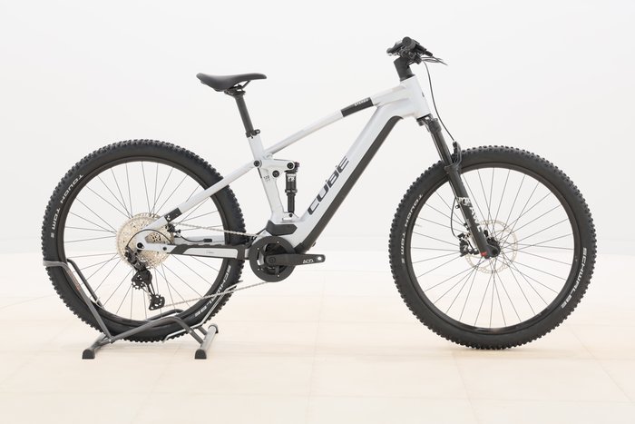 Cube STEREO HYBRID 120 RACE 750 2023