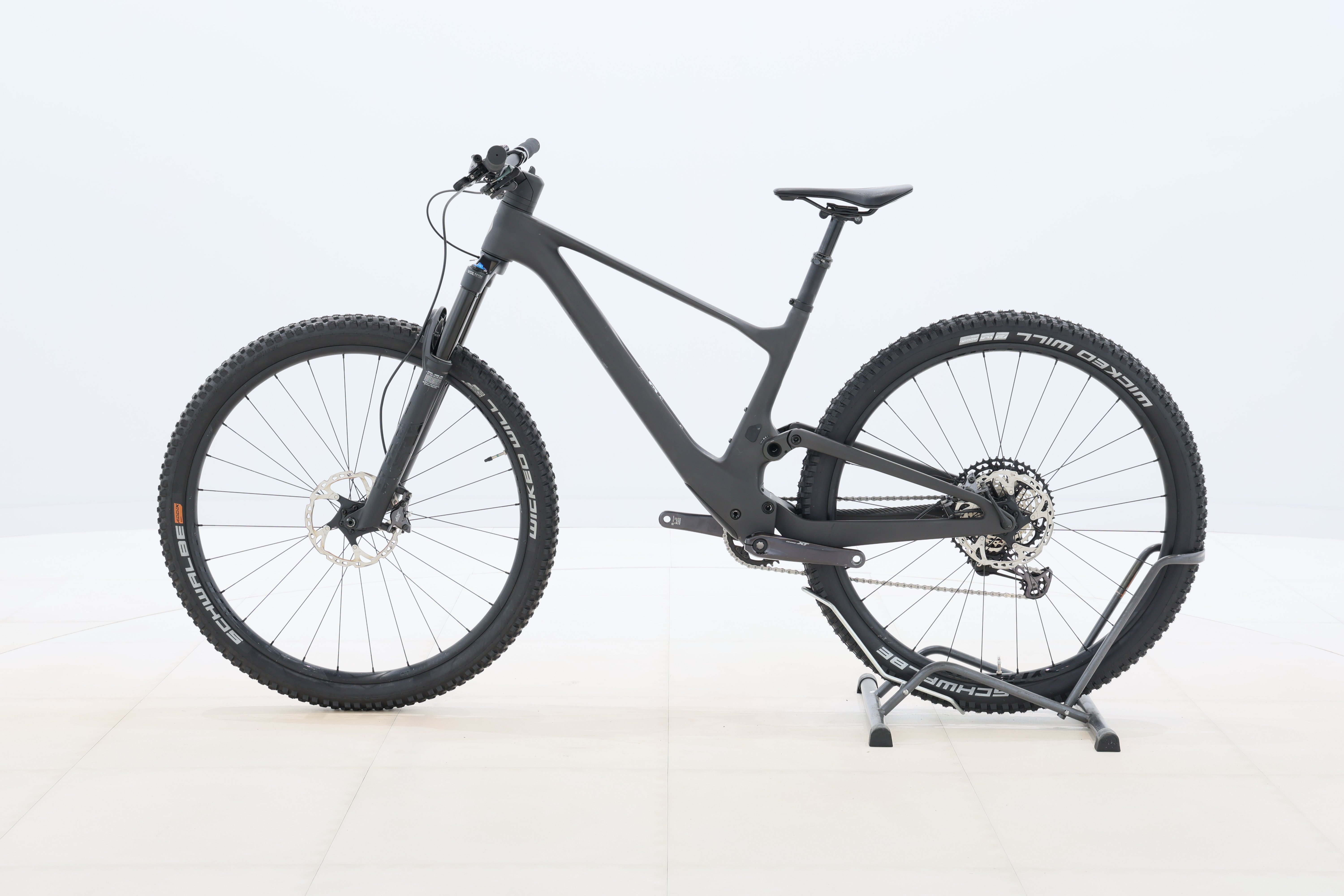 c035e1c7-5a40-4f8b-ac5f-83f23eaef570