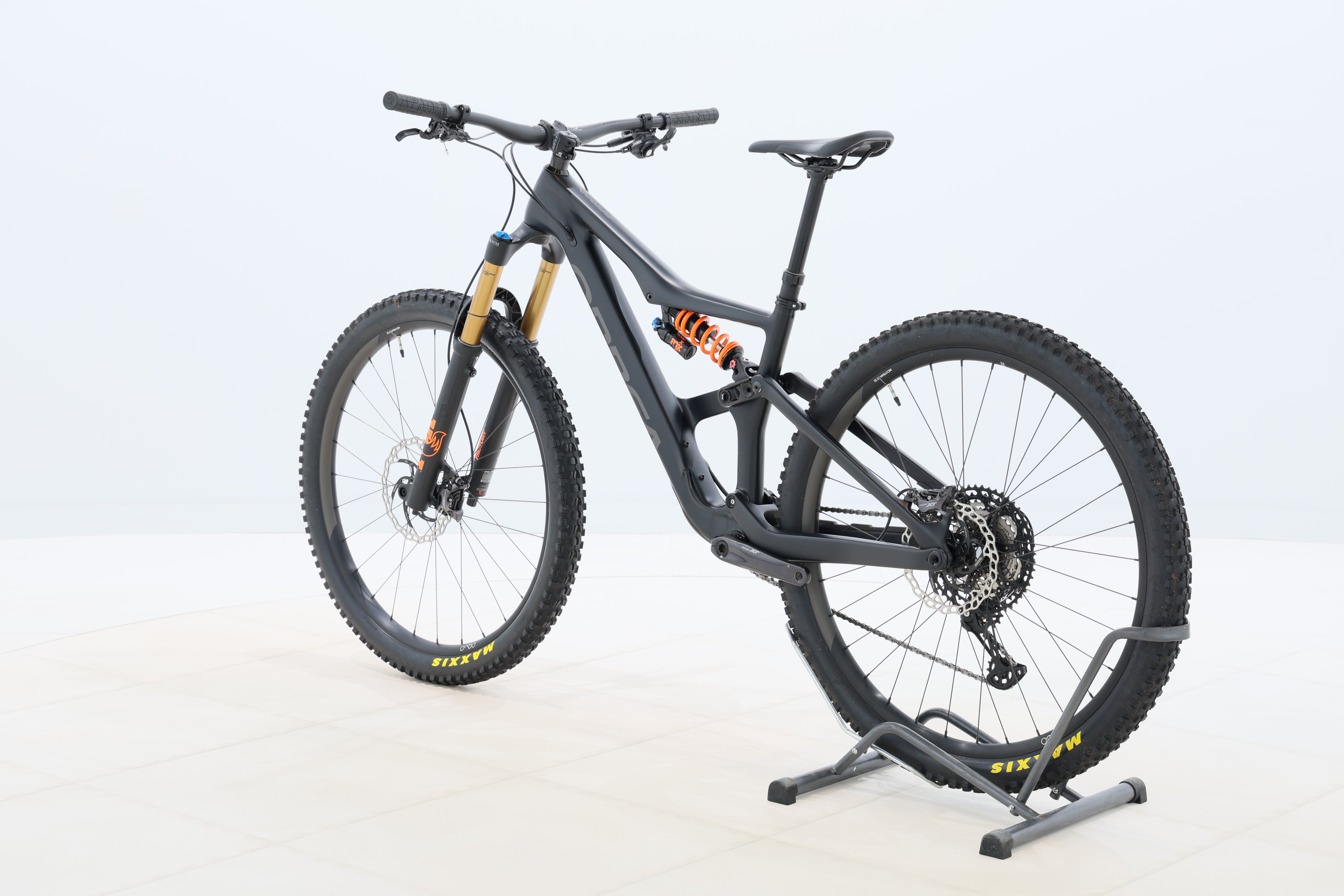 c8ce7e2b-4235-4a89-9aa8-a53b3e8a7743