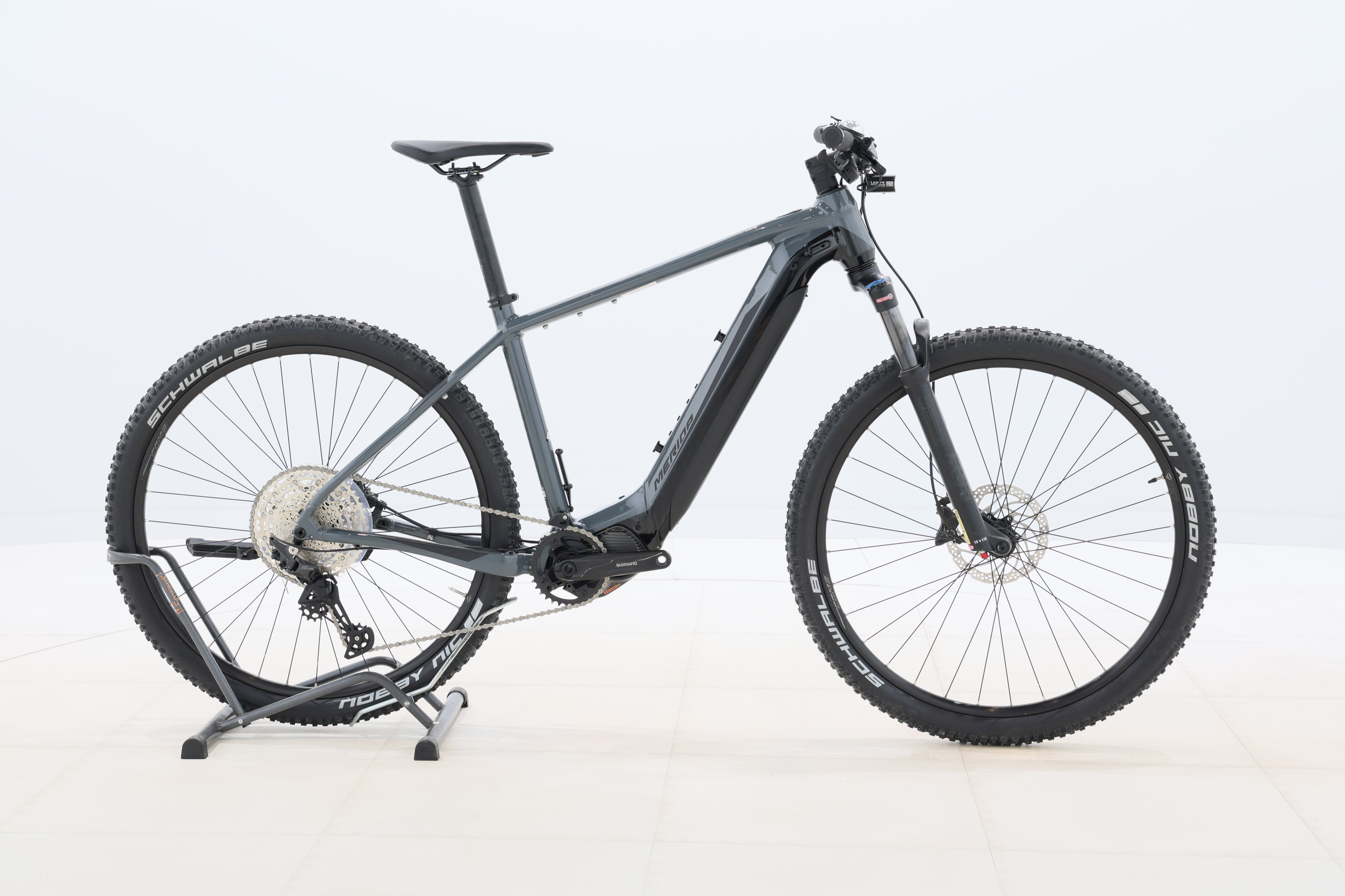 3b00898b-dd38-4d1c-9fca-f9a7fa57056a