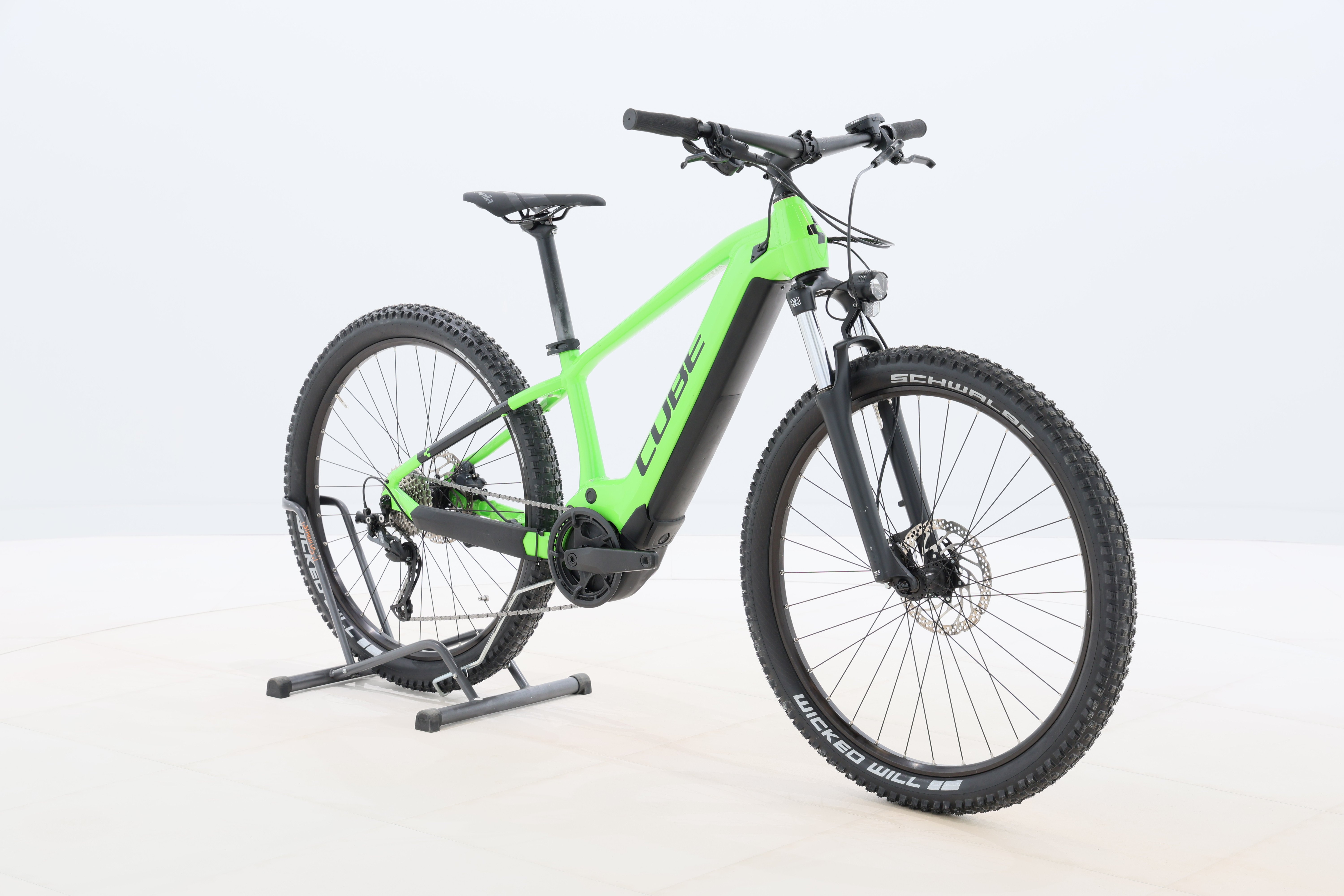 163b1045-d8f6-4915-9cf6-e29acb728851