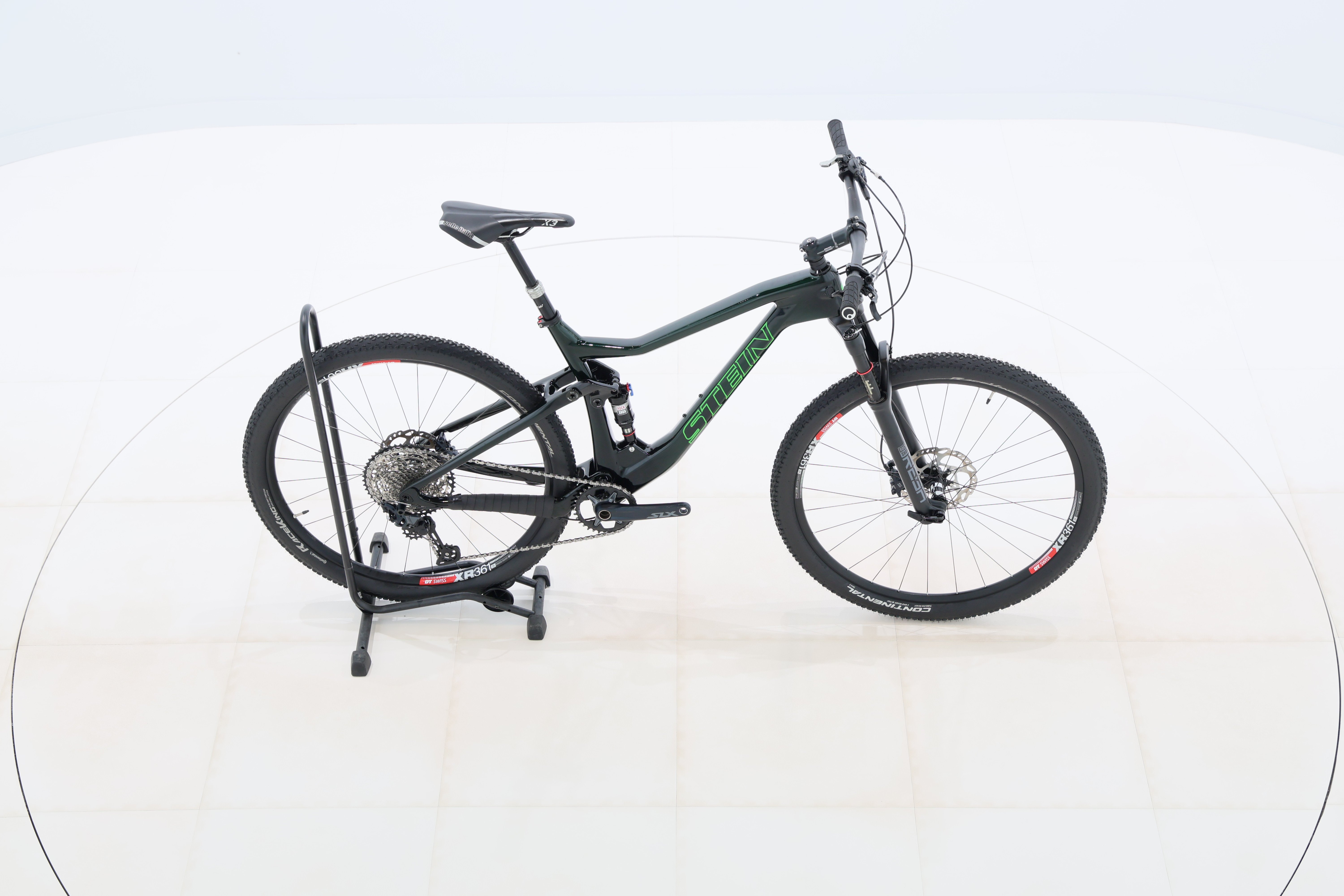 d8f39bfb-5cdd-4de0-b1a0-587d7c847b94