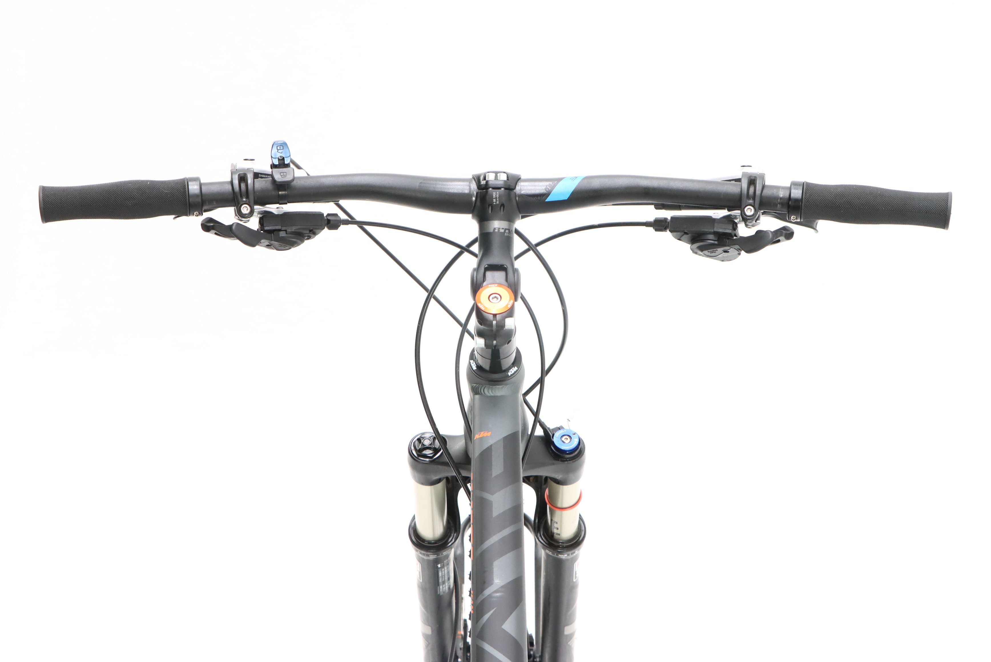 2d06b05a-83c0-495a-b269-8a7825361783