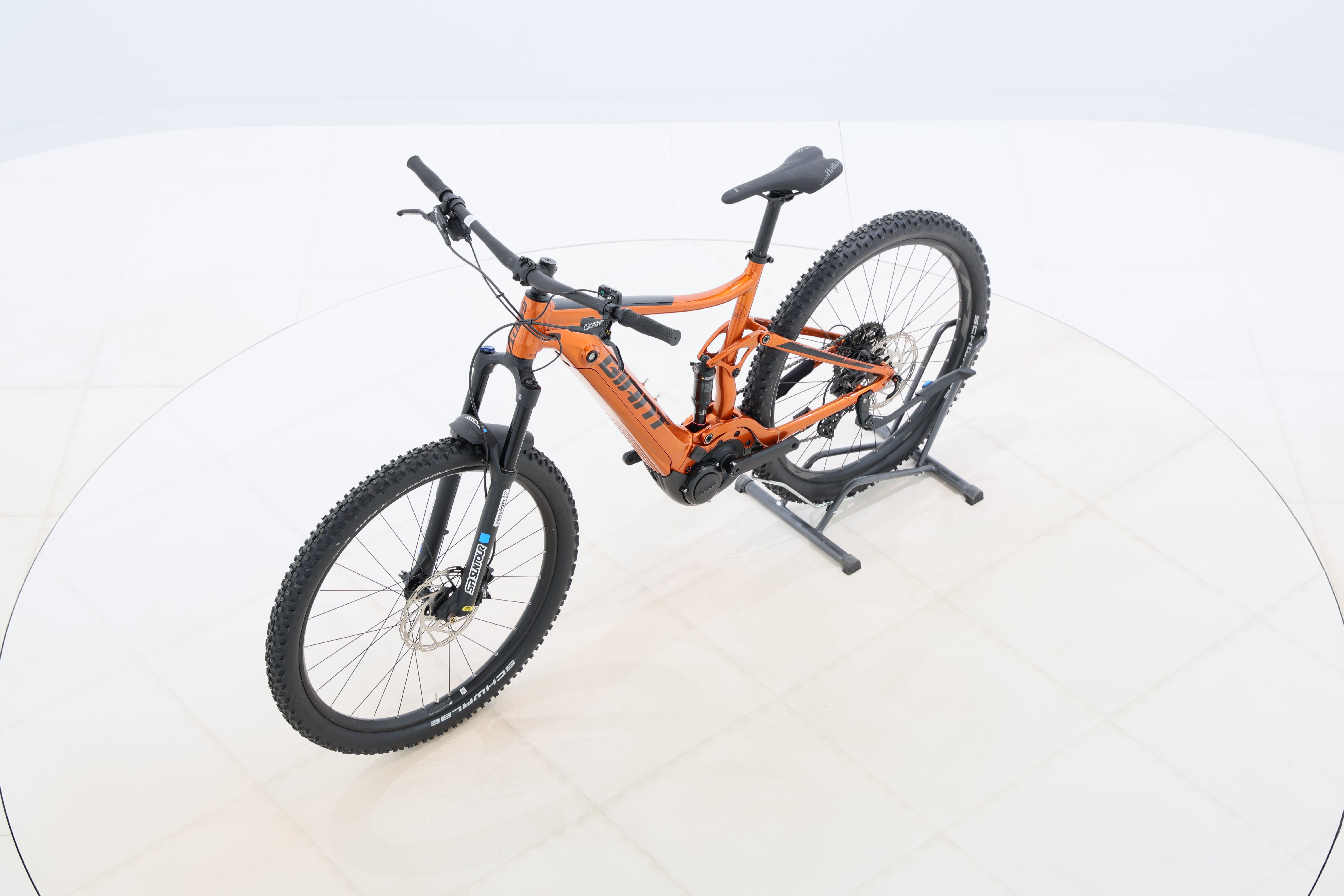 09f100d4-6d92-441e-8538-cc52c1e0d8e5