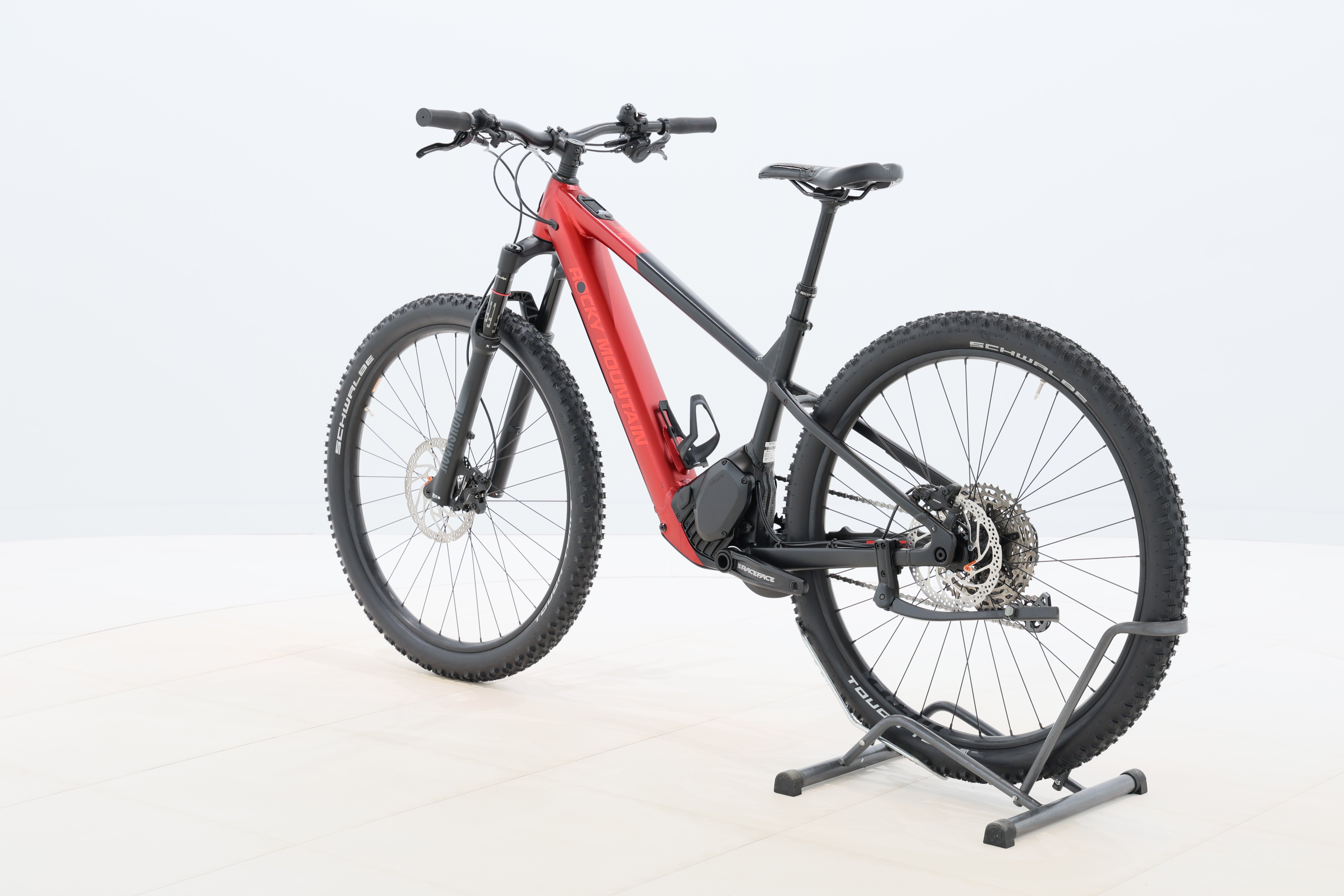 dc946128-5b25-4f13-bcd0-6fcf0ae87a64