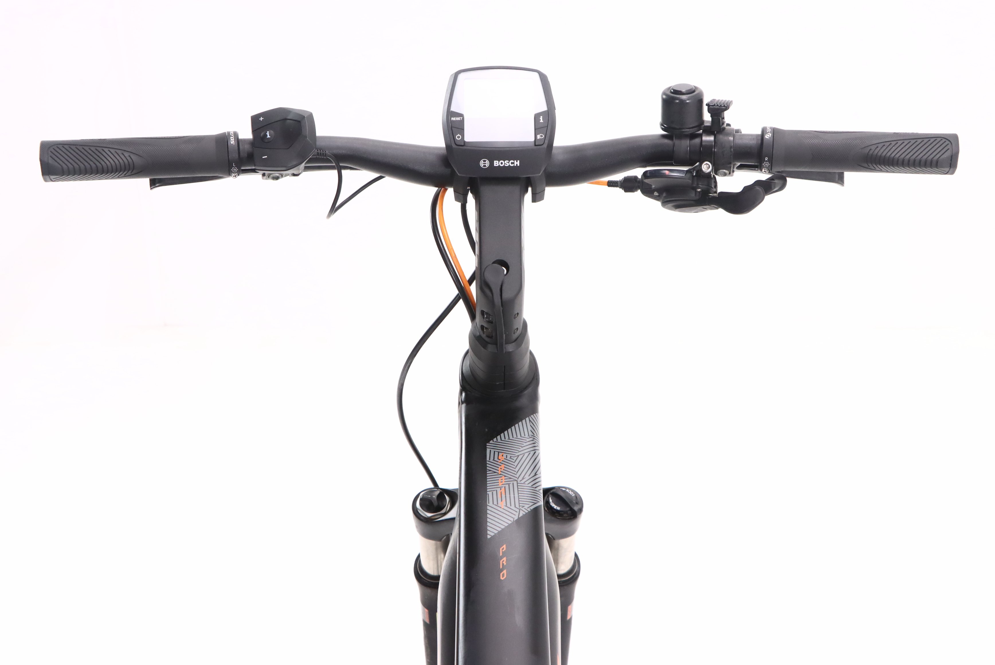 f9b01d8d-5c53-4924-a103-51f01c901a4b