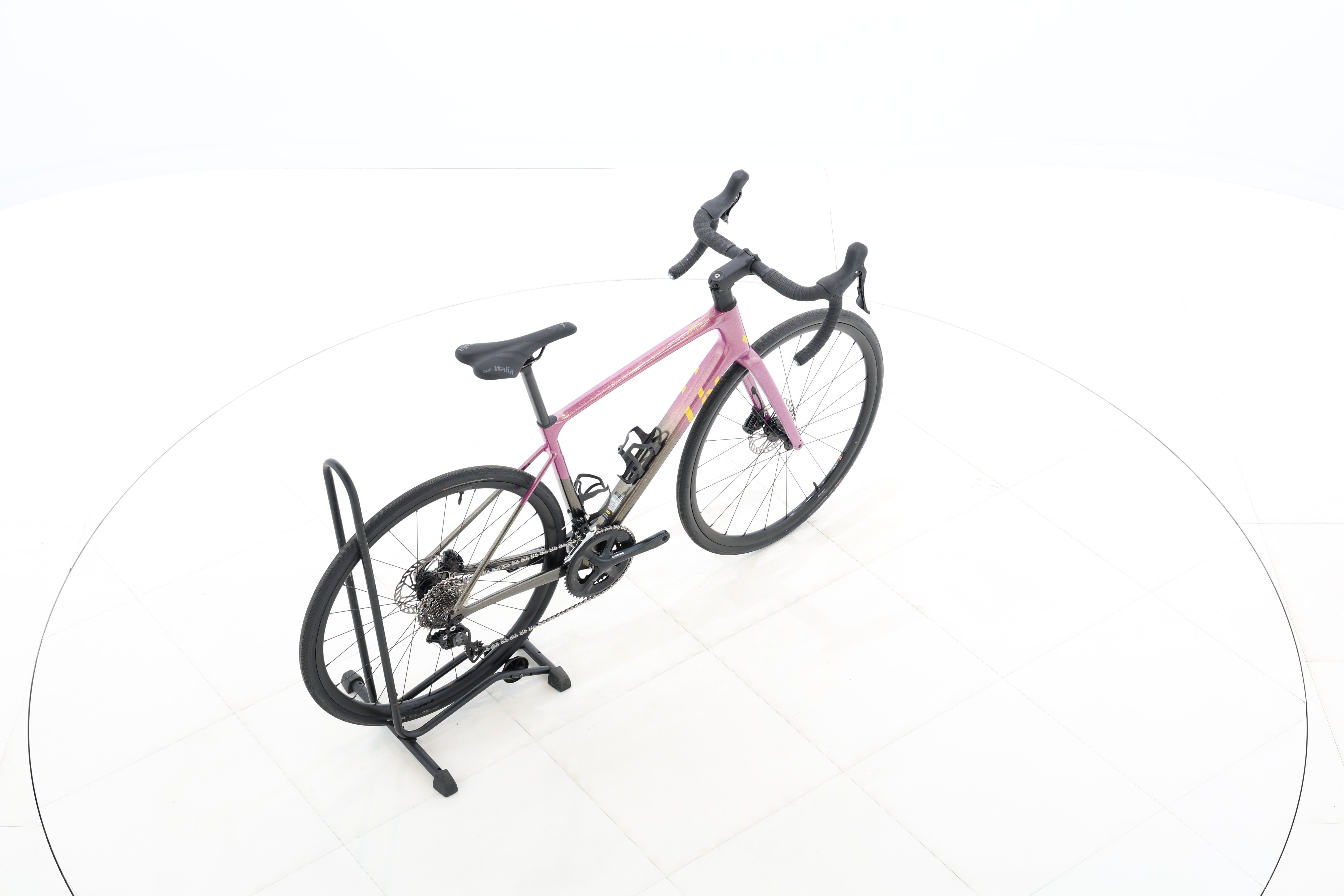 7b97bd27-326f-4aa9-b2c4-446727f2926a