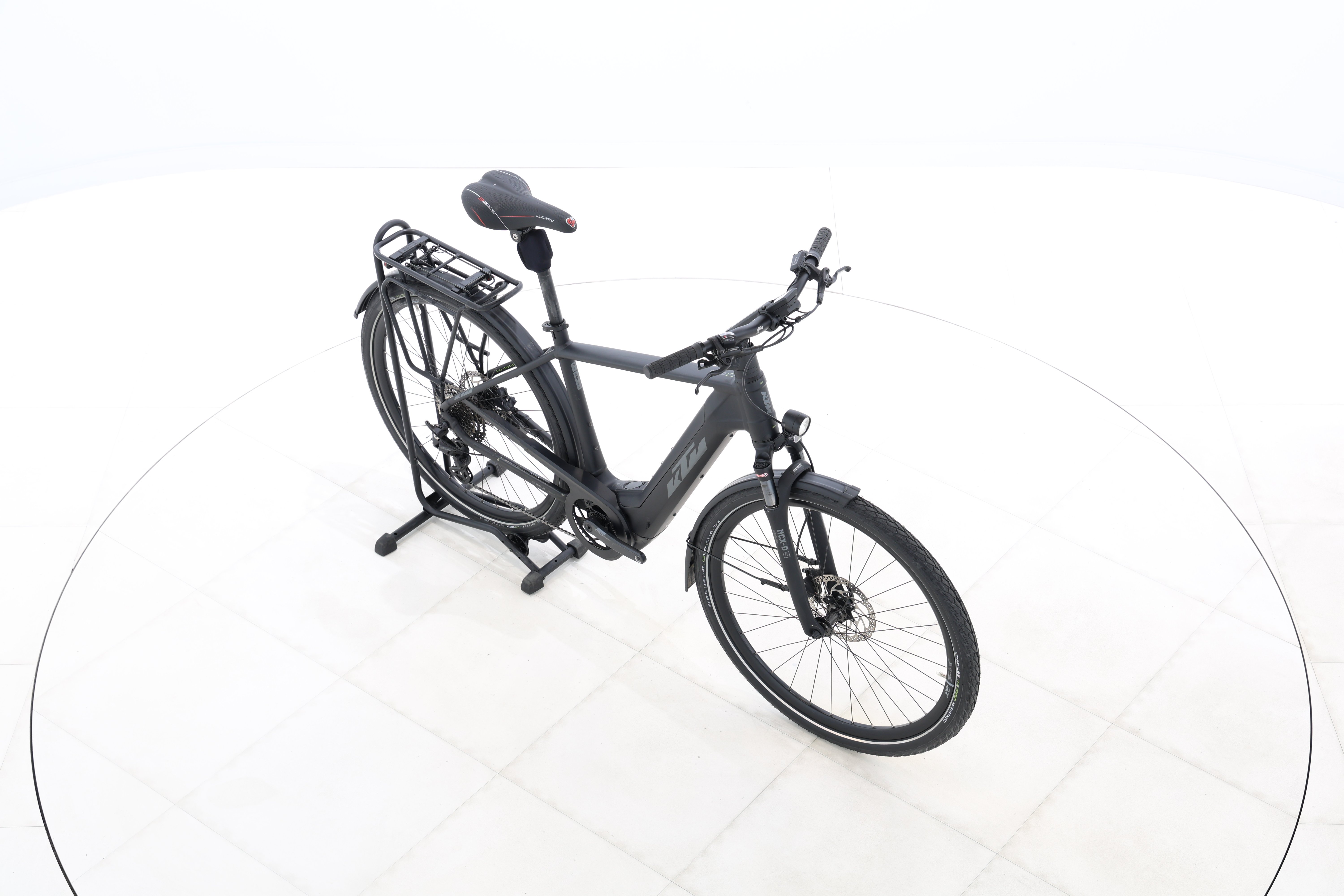 136b250f-6f92-448f-9aab-c634bf30d6ce