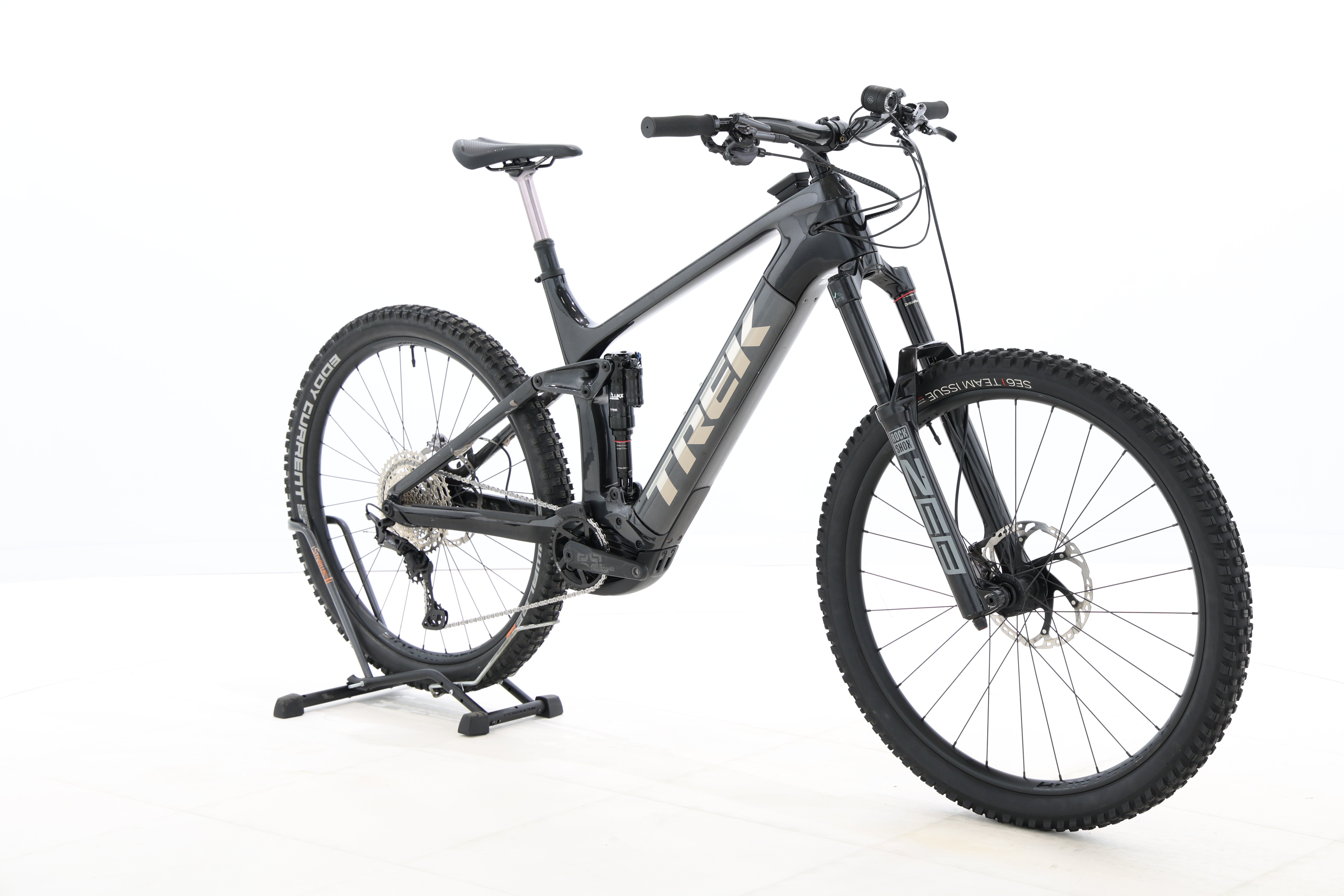 ab7c8c81-5bc2-4353-a3e2-d1e170ff977c