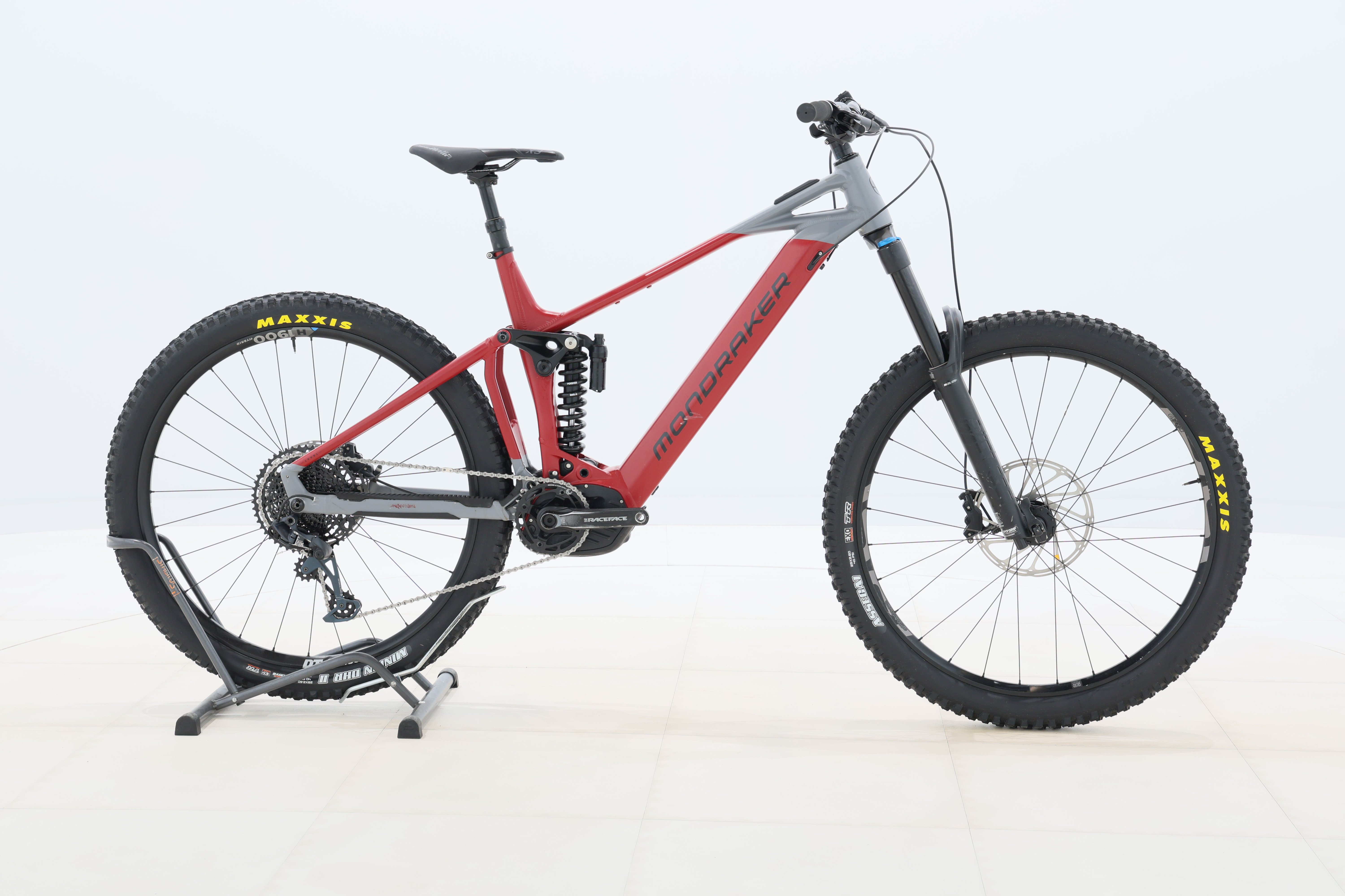 8e53eef9-33e7-41d8-b37d-a692e3cf8f25