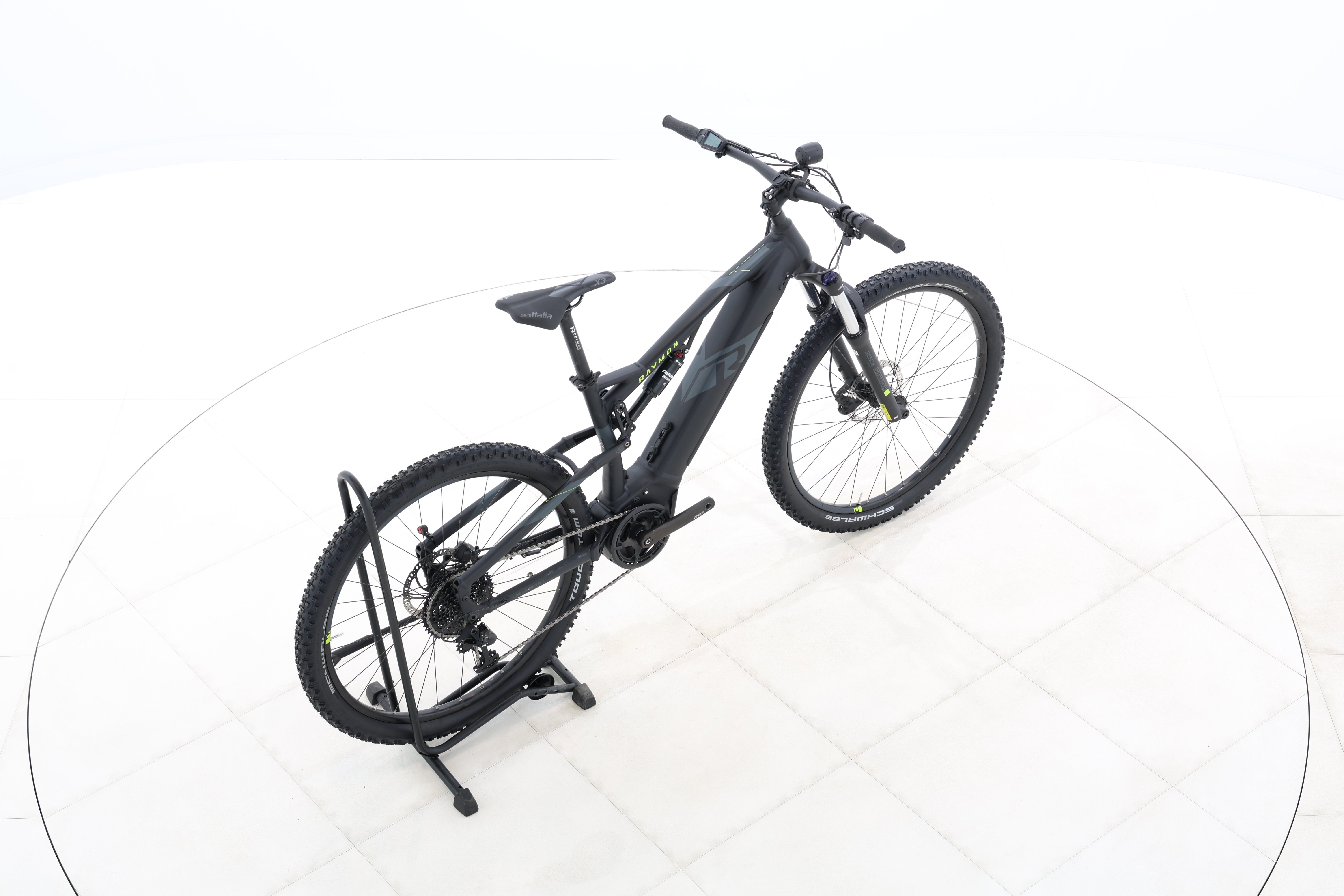 06e0394f-fbeb-4c9d-bb0f-1fa0ed3b0a6c