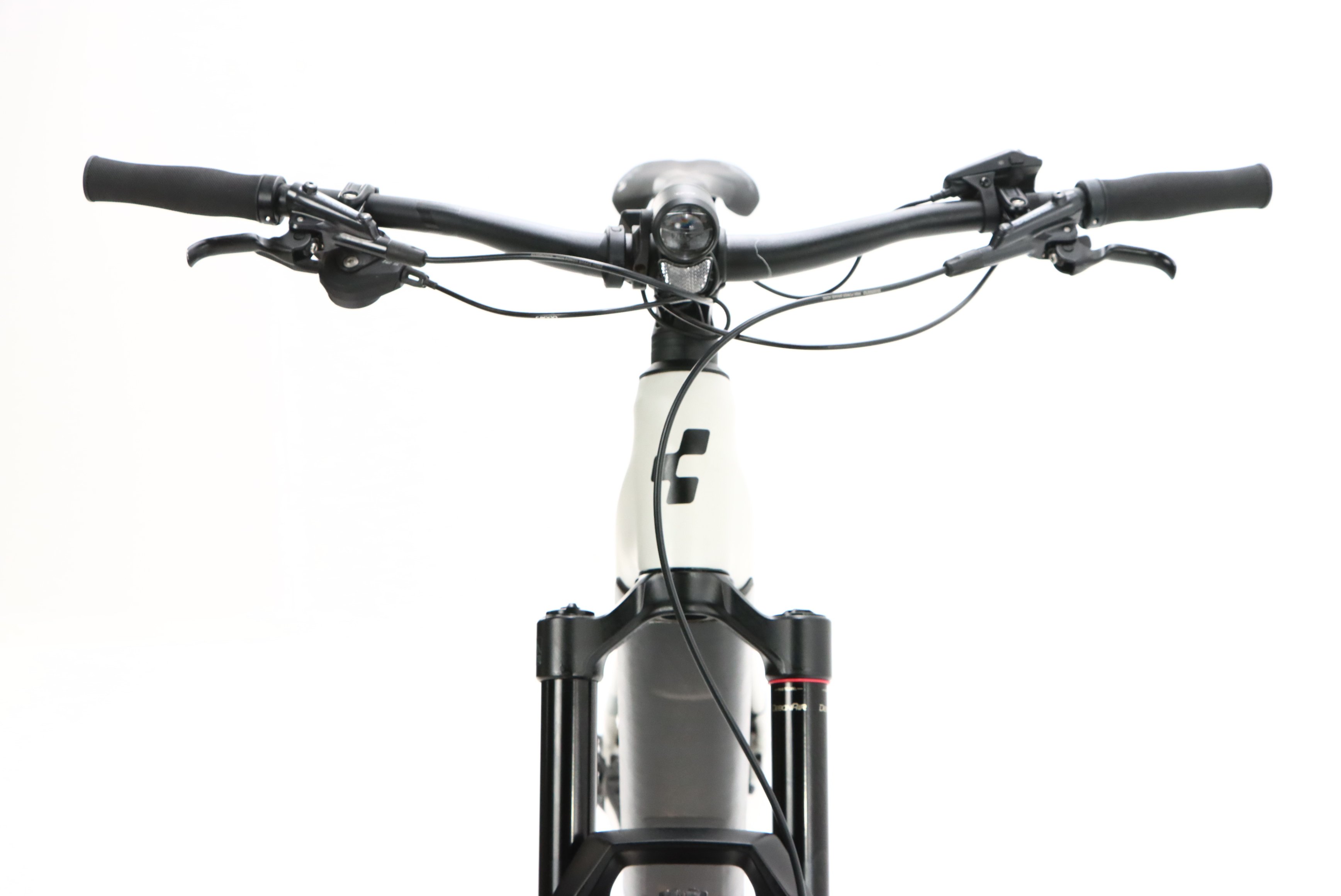 e53ee8df-c41e-46d5-86bf-b33473dc1cb3