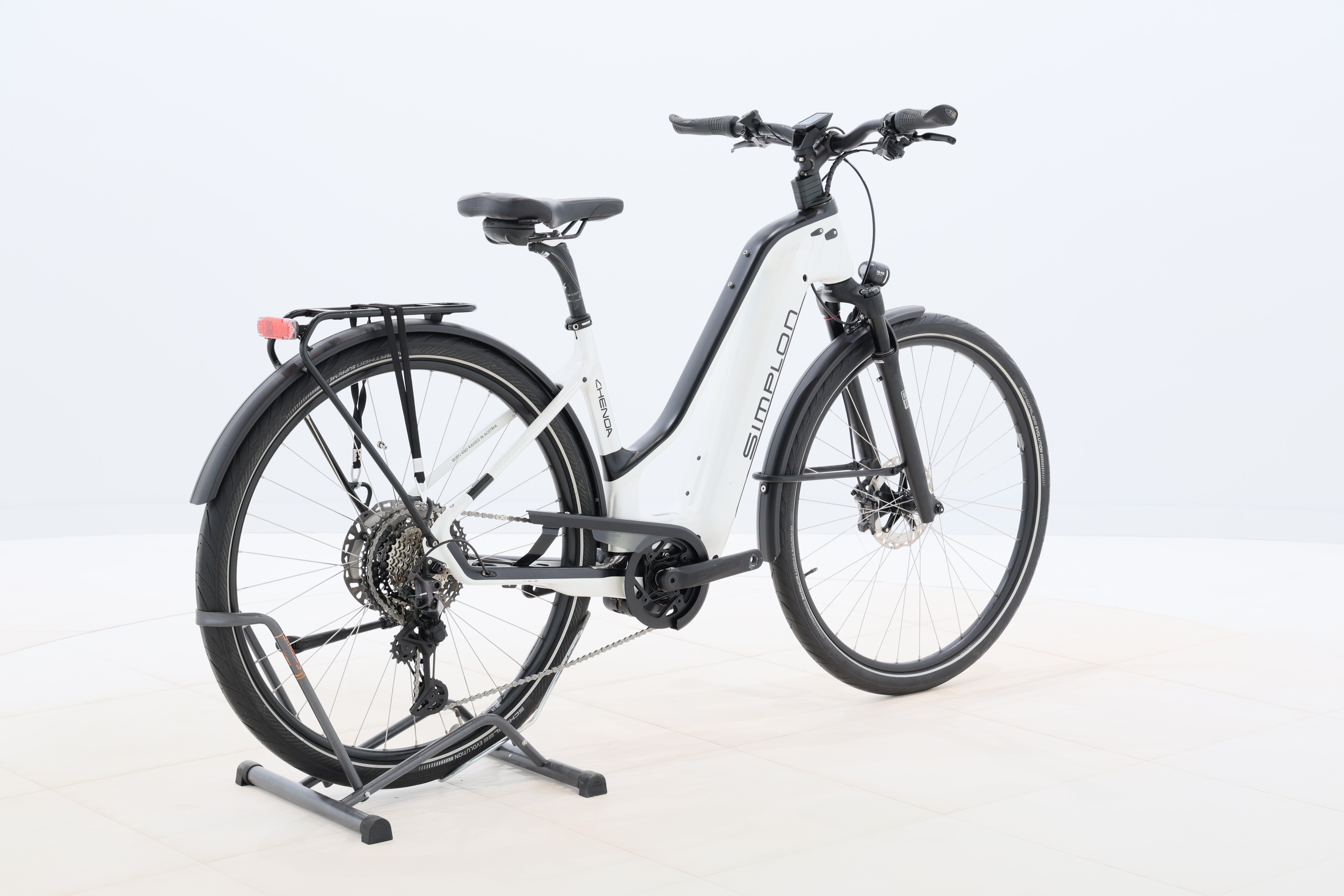 9dcbb986-4b11-47be-999d-1654d5c48bee