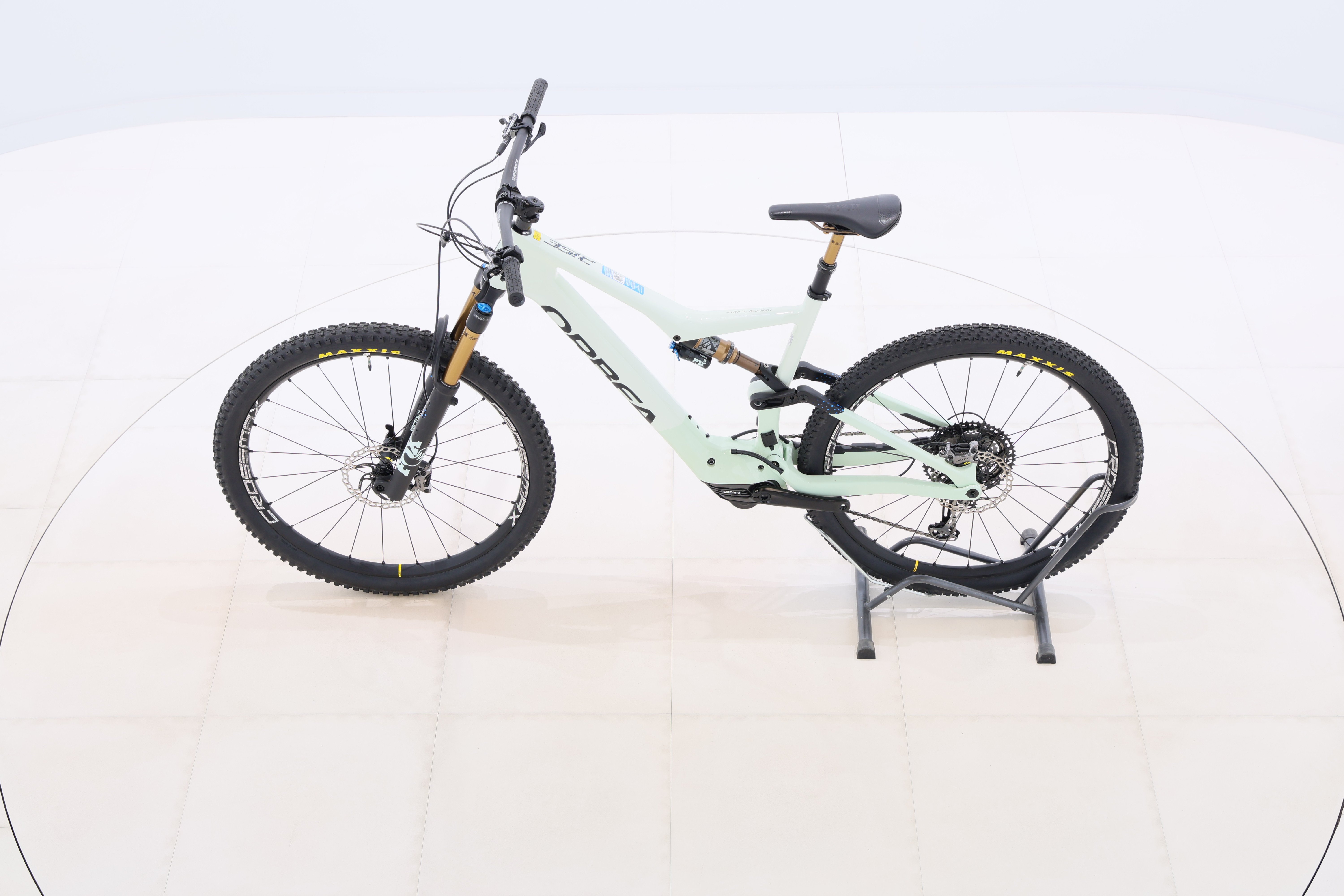 d3239903-3d8b-402b-ad90-c9ae489a89a1