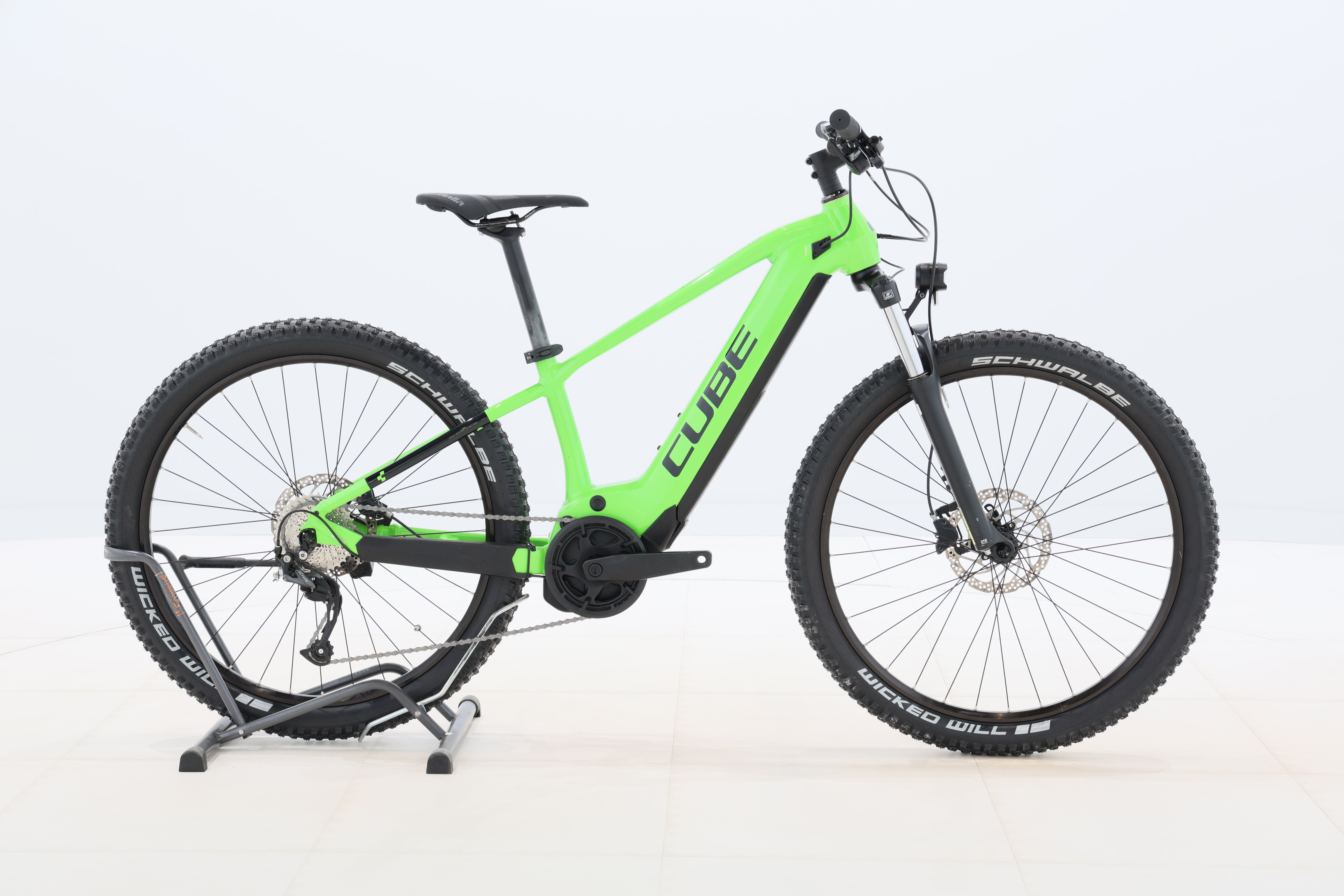 163b1045-d8f6-4915-9cf6-e29acb728851