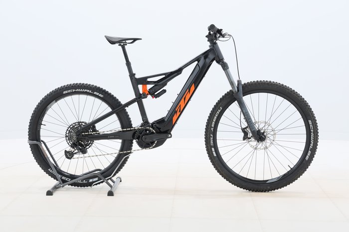 KTM MACINA KAPOHO 7973 2023