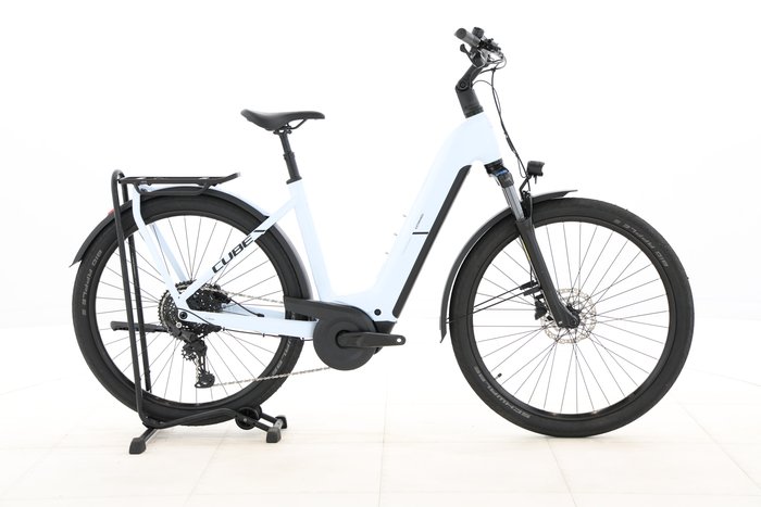 Cube Kathmandu Hybrid ONE 800 2025