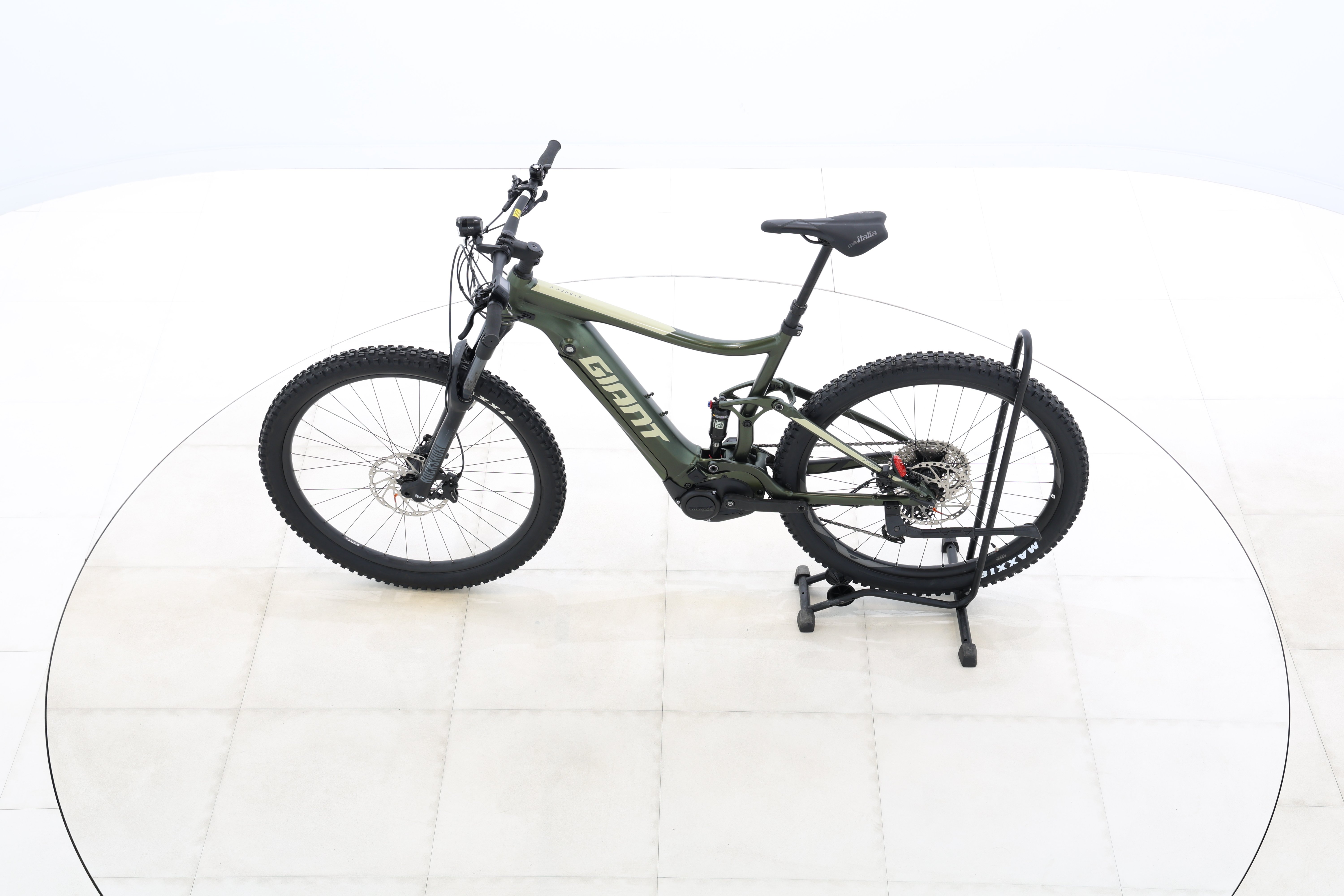 240ba25a-765e-45c1-b82d-fb7da2c95f6d