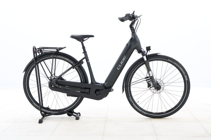 Cube SUPREME HYBRID PRO 625 2025