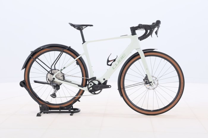 Cube NUROAD HYBRID C:62 RACE 400X 2025