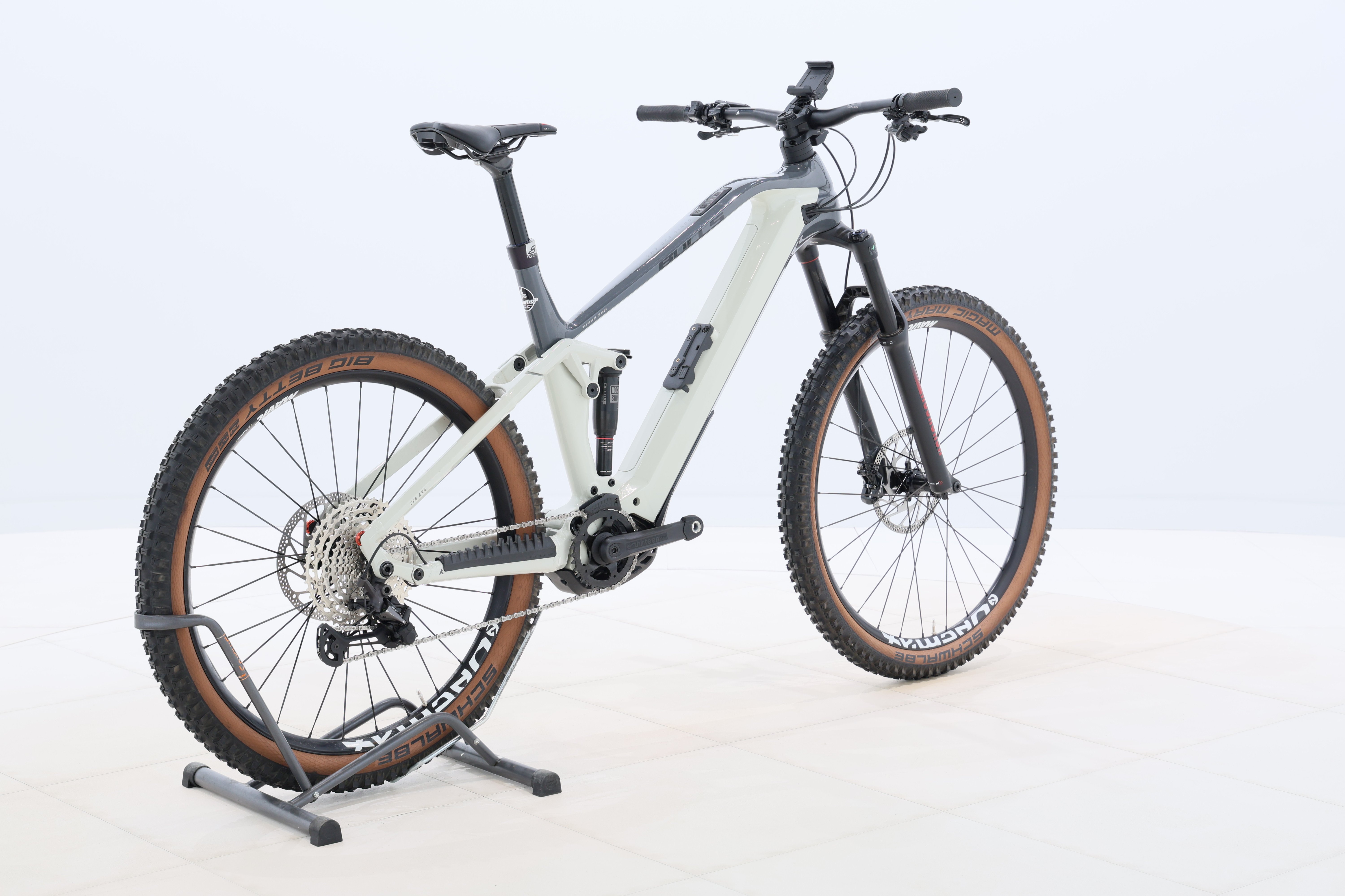 f30bb5bc-fabd-41d8-9fc8-0c913a511e8c