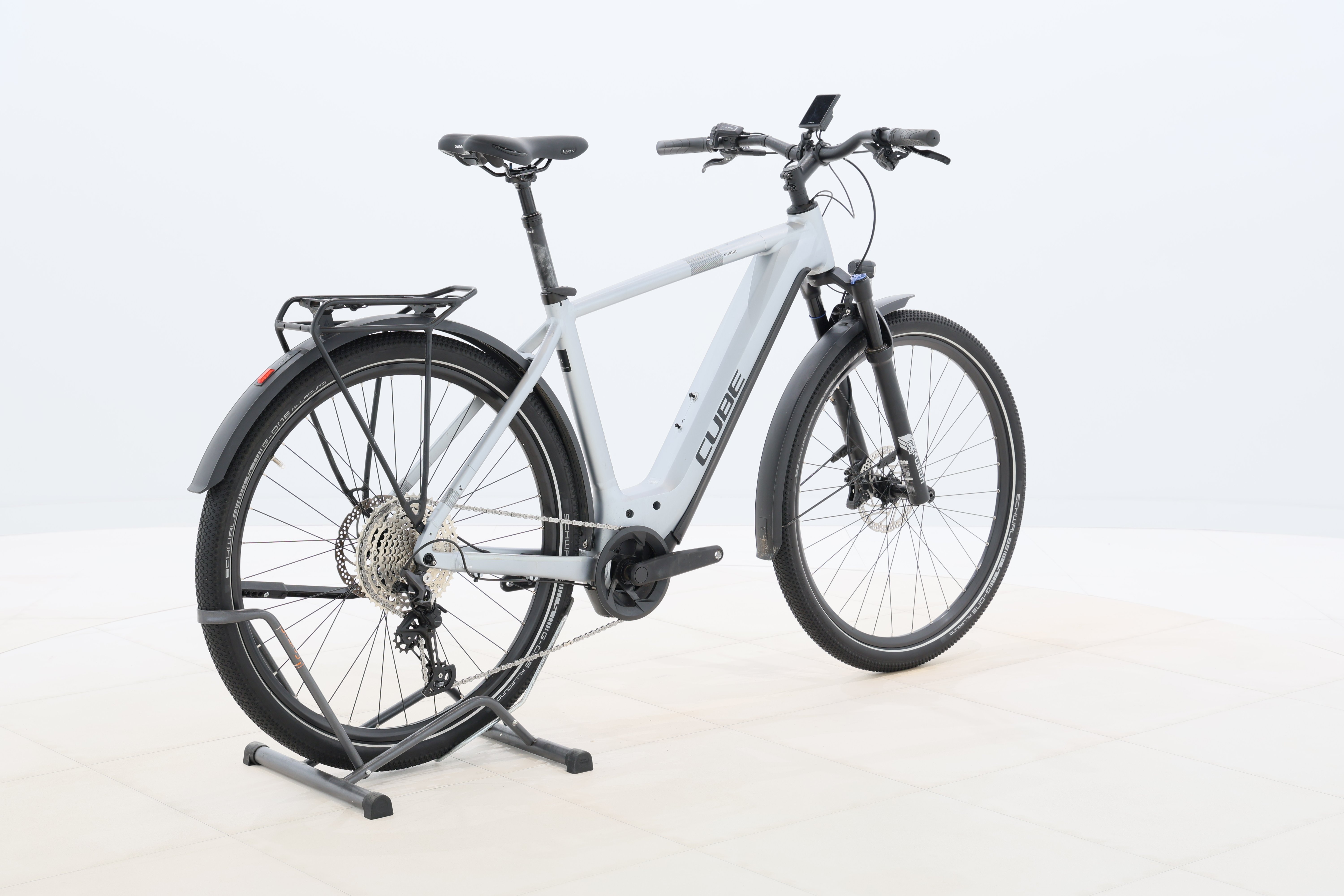 aadcc6a8-c7d6-4321-bed5-000f1670bf7d