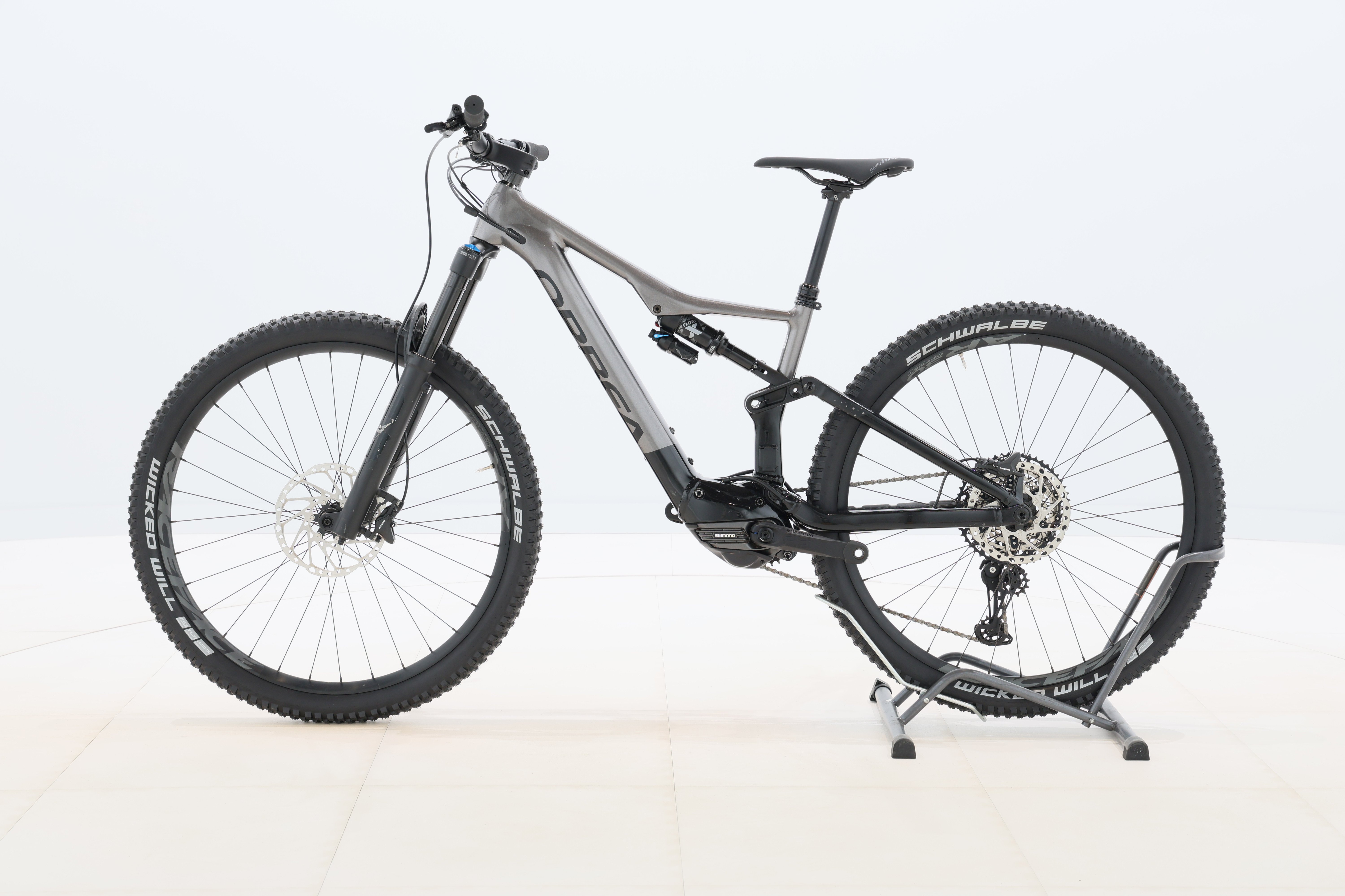 fba16480-3d38-414b-9276-f00ef42e14b6