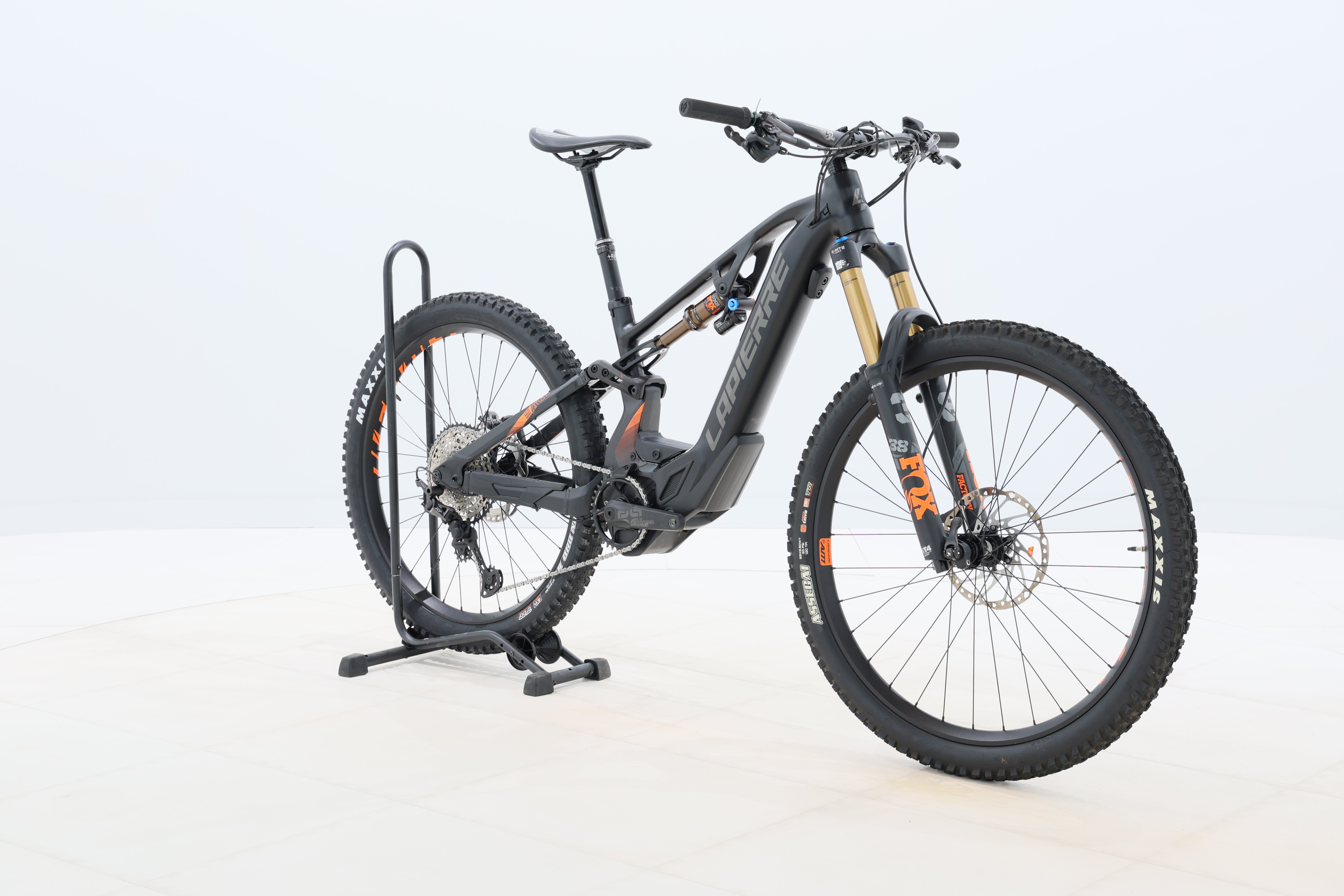 adcd6f8e-46e8-4814-8213-e5dfd7f58633