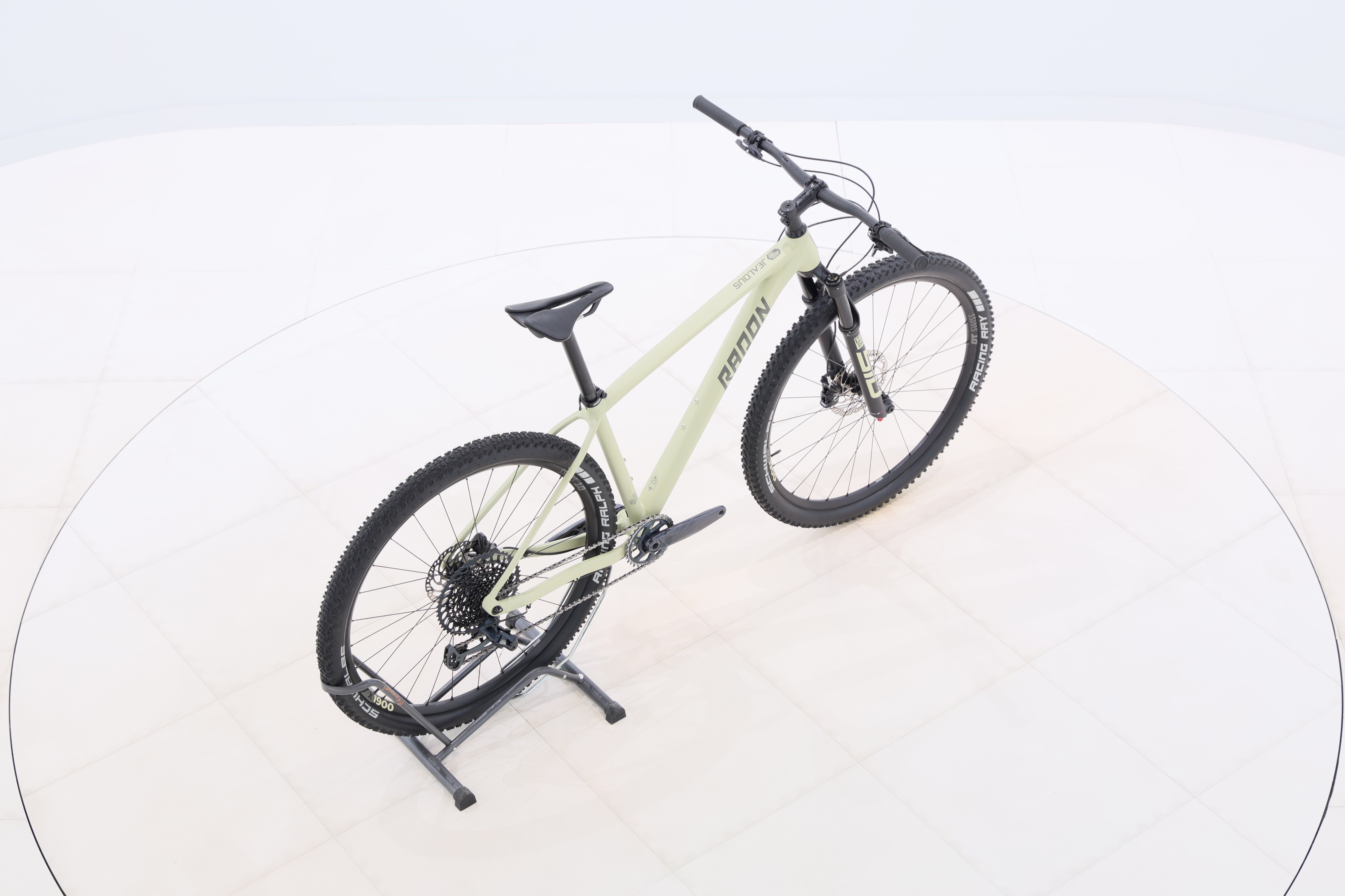 a74ec87e-1636-4c59-87eb-57d24f374d5a