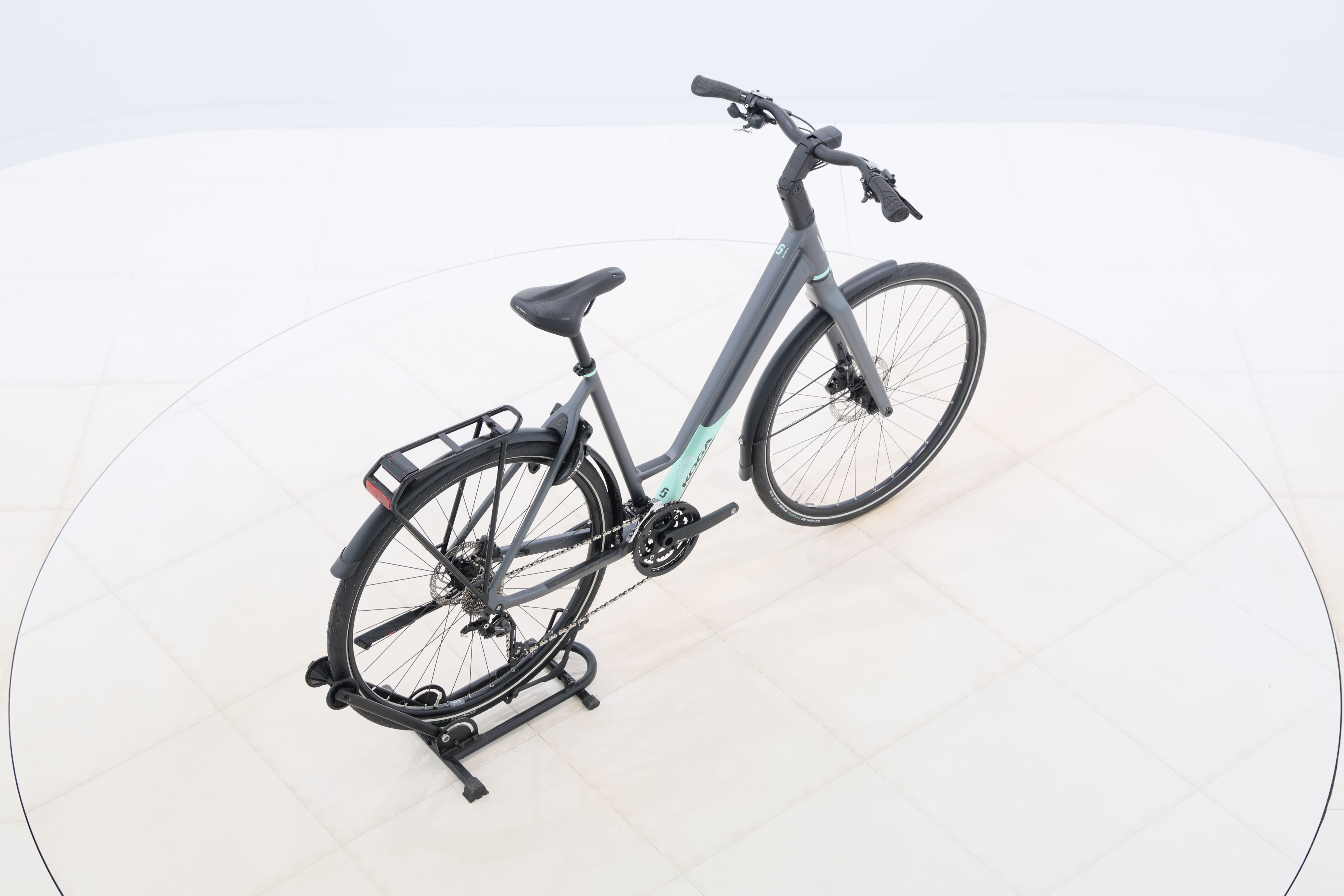 f6a1ace4-e015-401d-9e16-9ce37a05321b