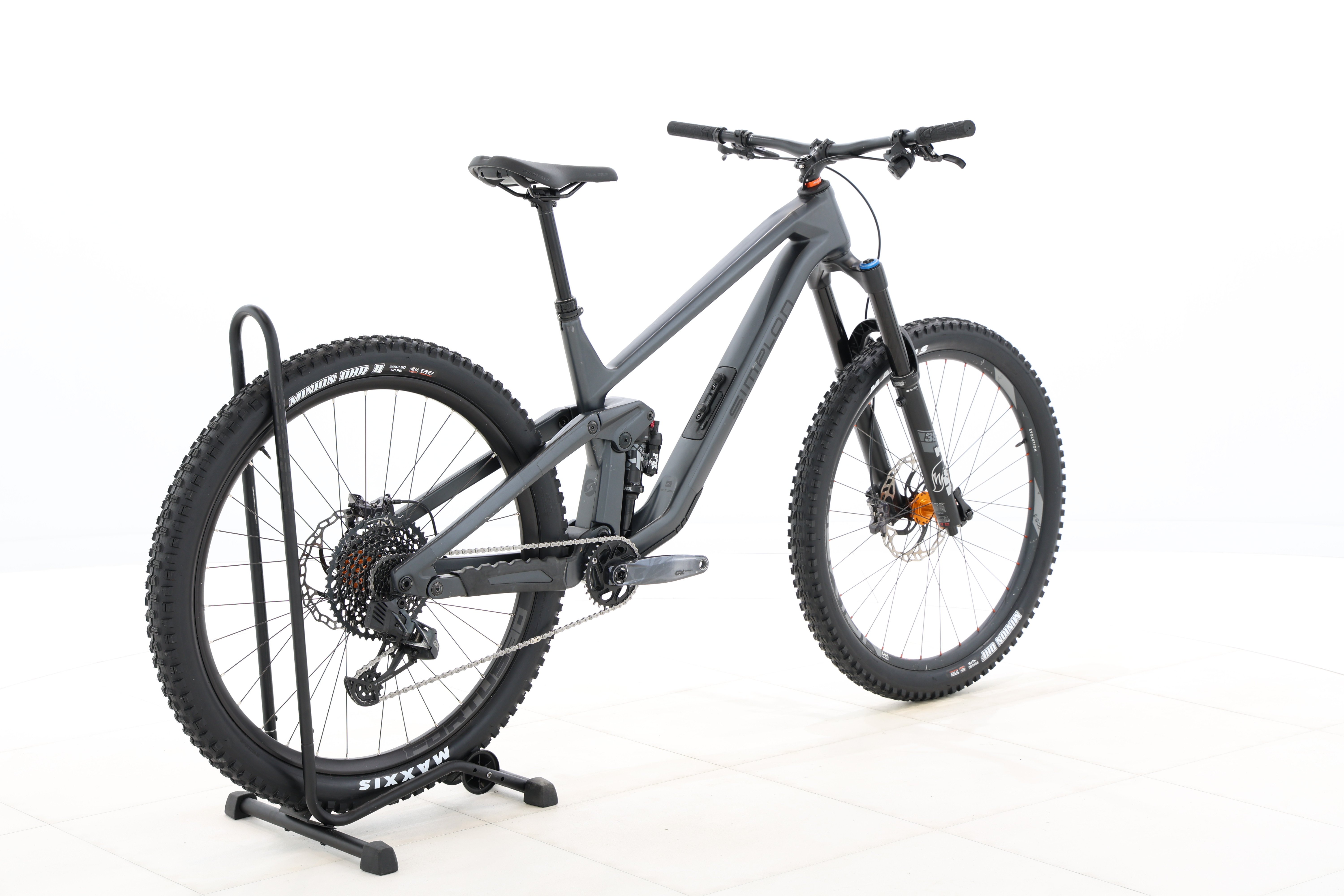 b8b61e70-c500-46c8-b34c-9f13e25a621e