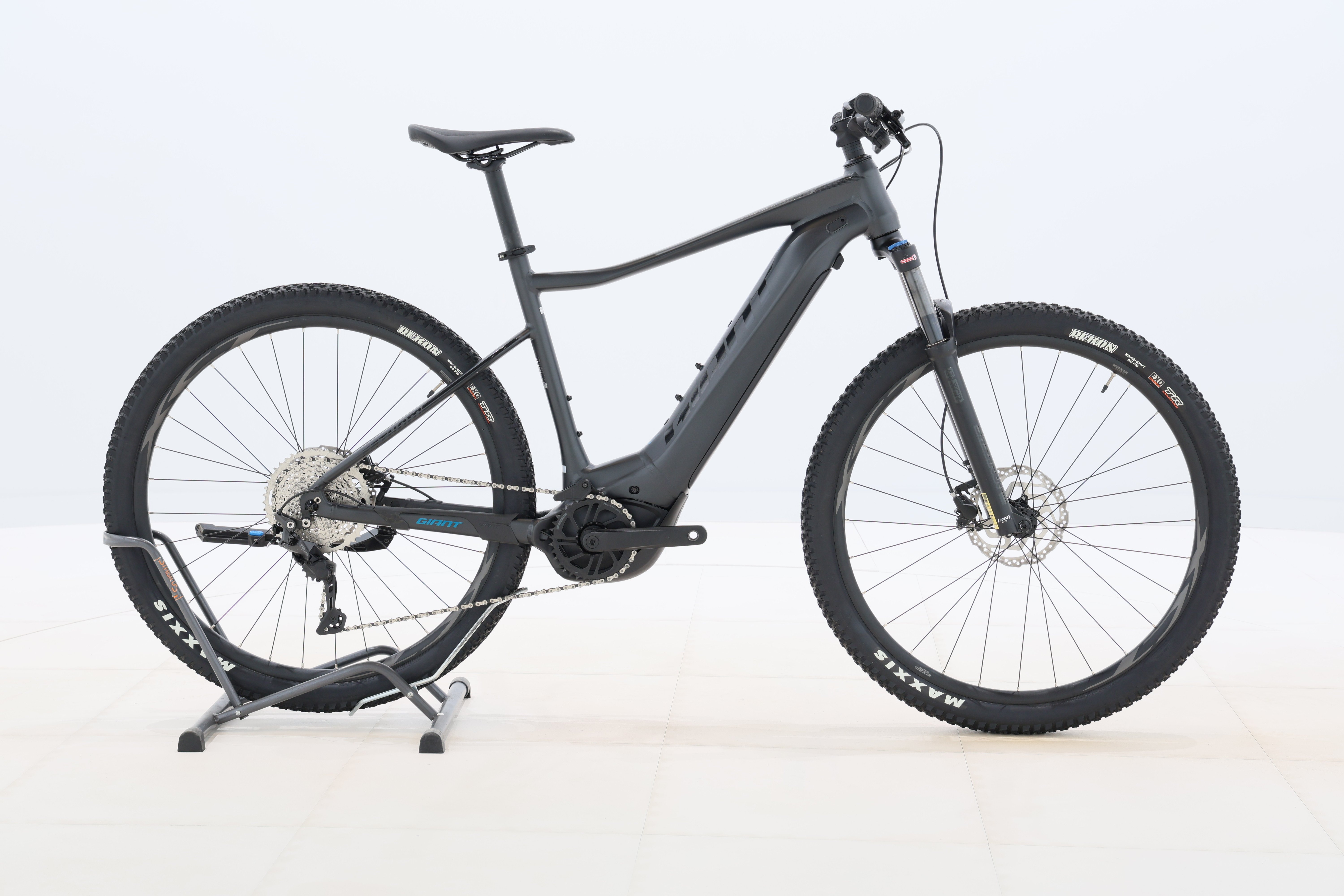 caa6eefb-87c9-4d5c-8a13-01b58150db5e