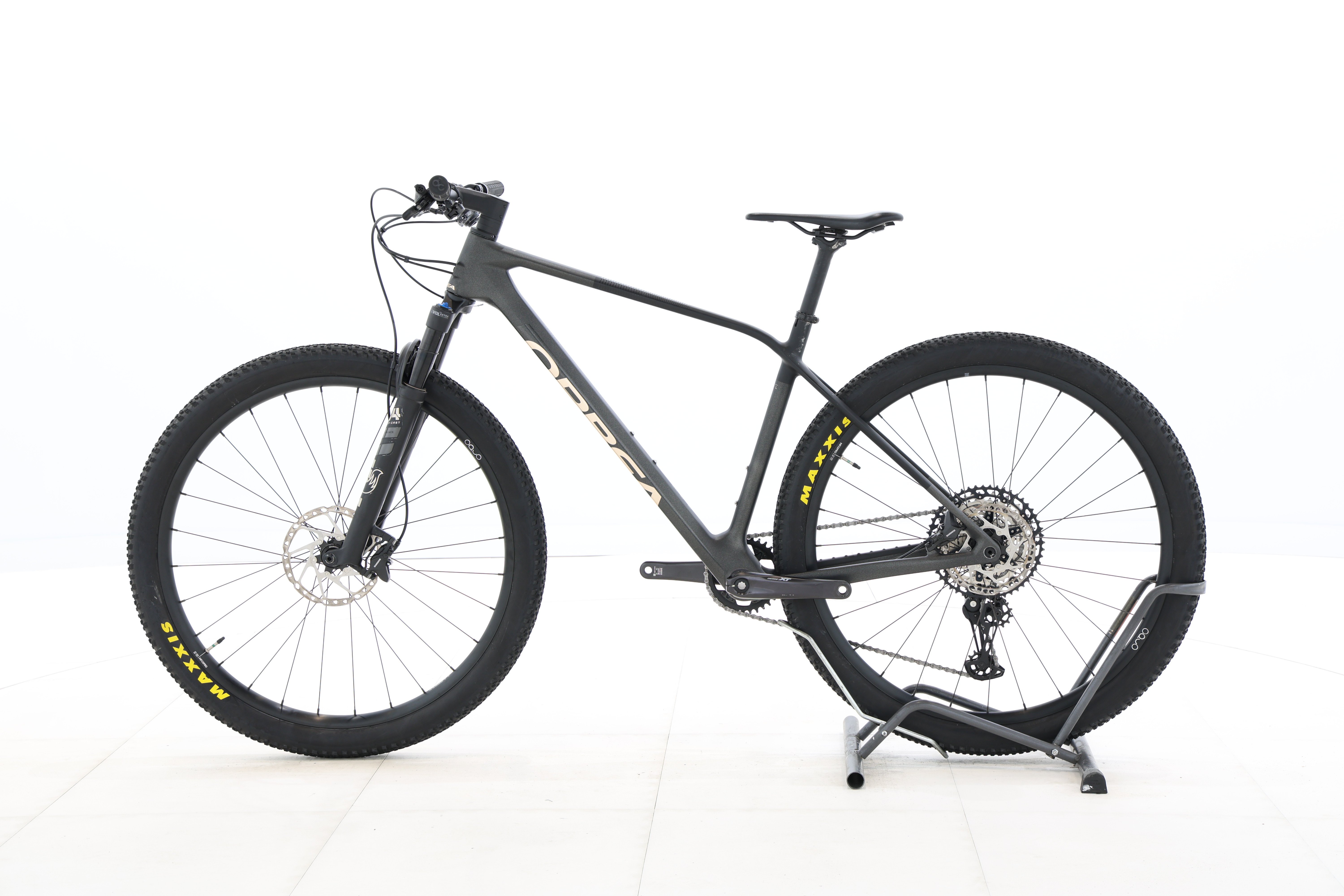 b99752c3-f789-4707-83b1-343709eb53e9