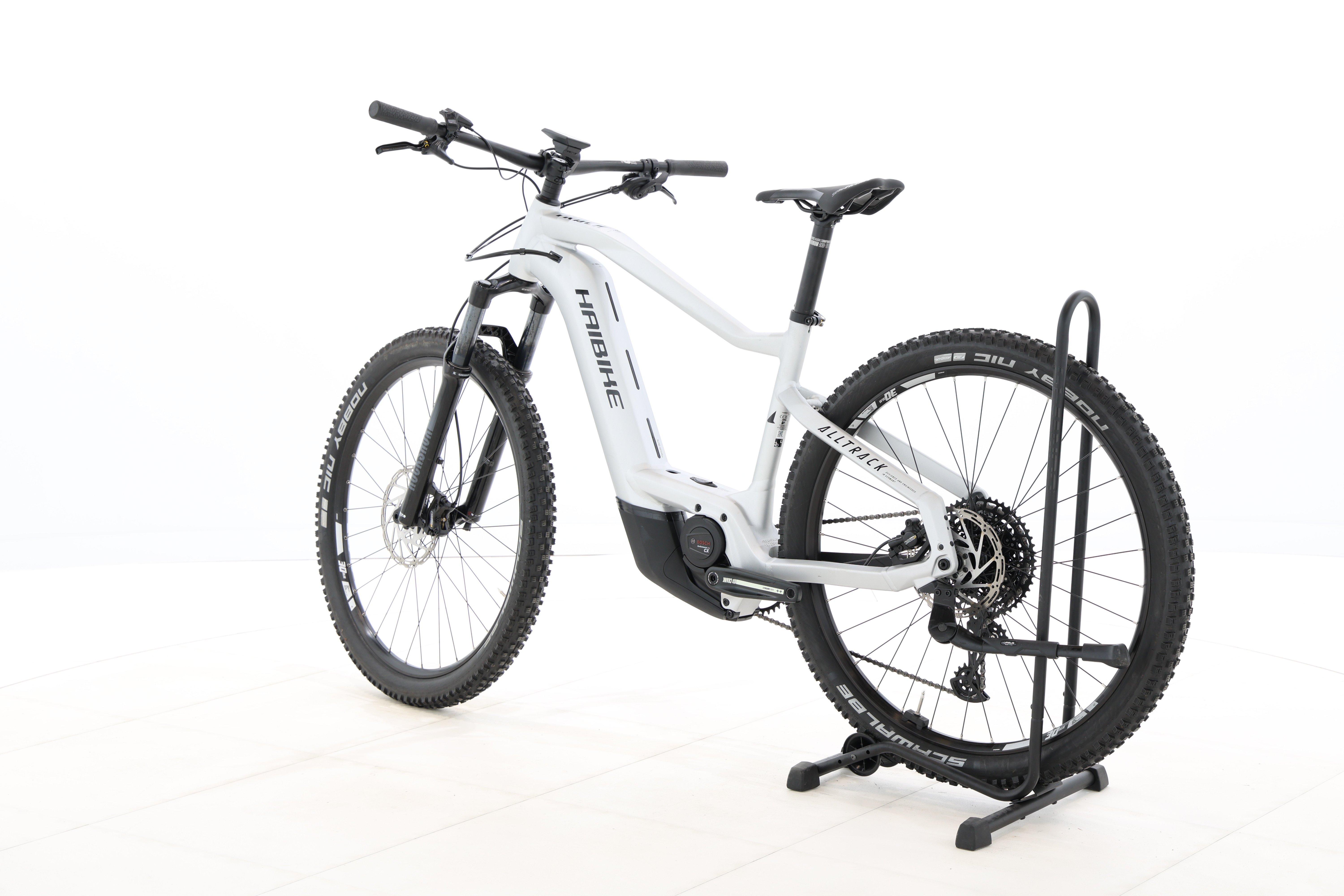 daacd42e-f3b9-43d3-976e-a0e51767083f