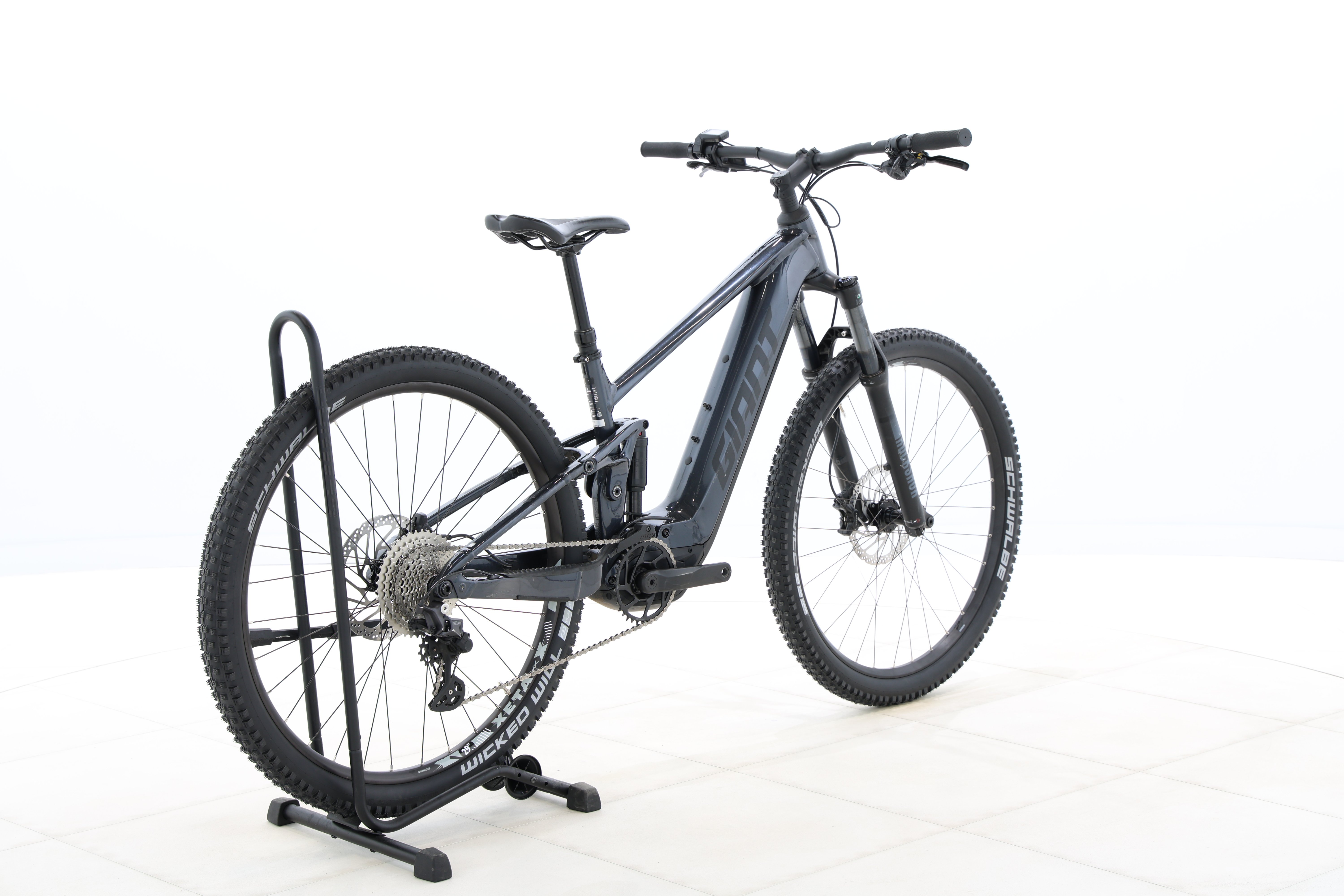 adf5773f-5ba3-4baf-81e3-6e0214df93a5