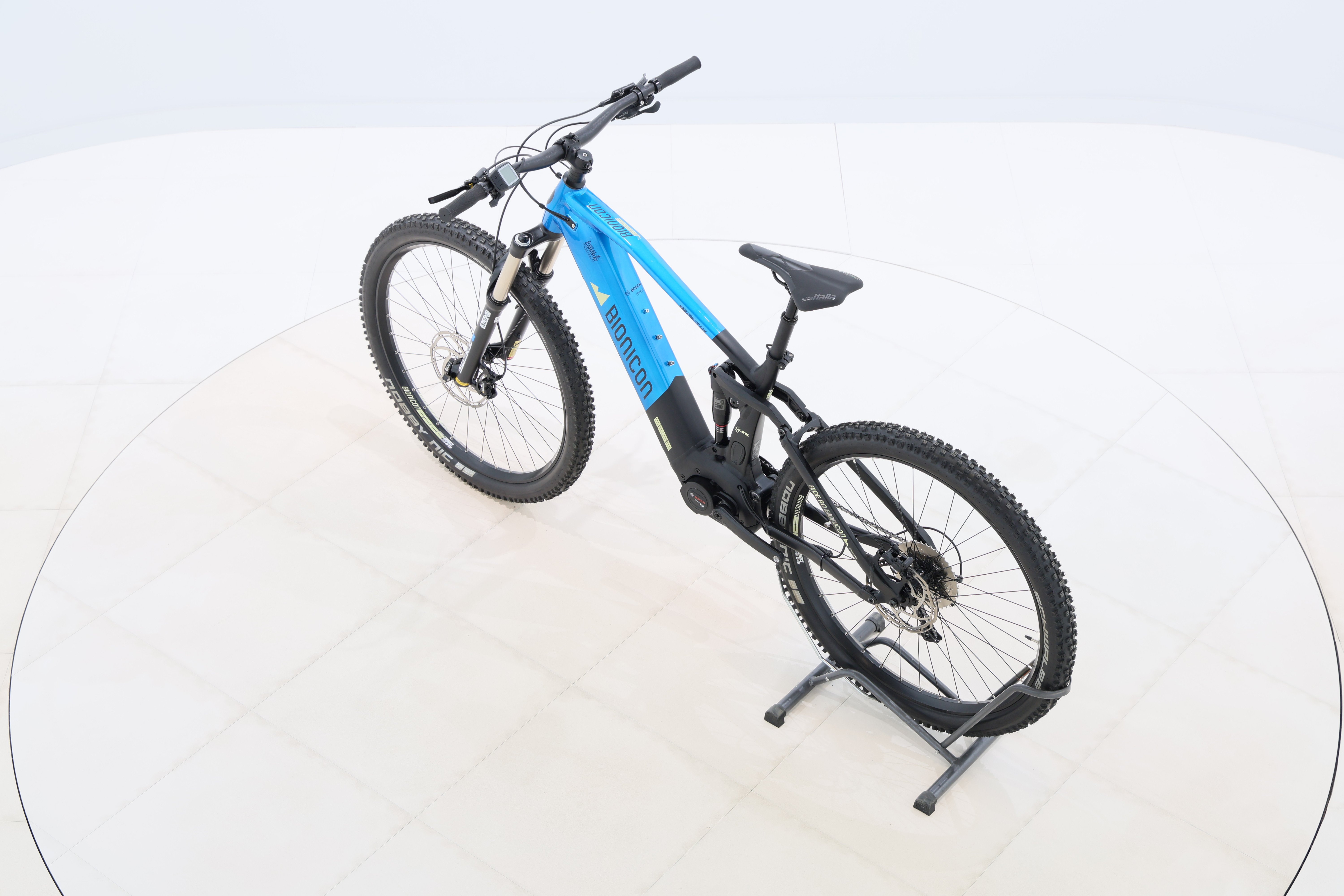 a61a3c79-a4d4-451b-9840-717ba6089203