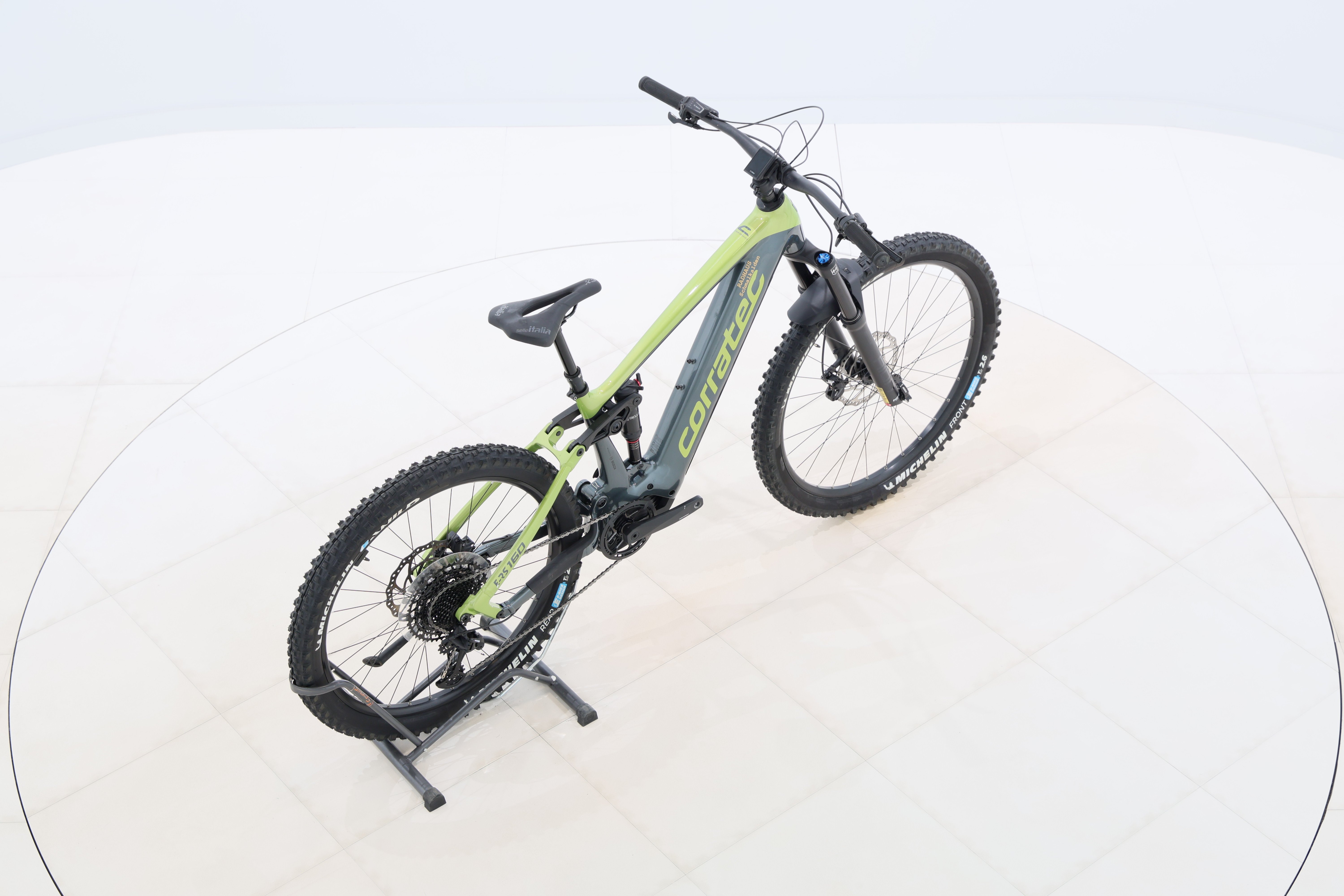 6ed013ff-5006-4e53-b8c5-32c0a92ccba0