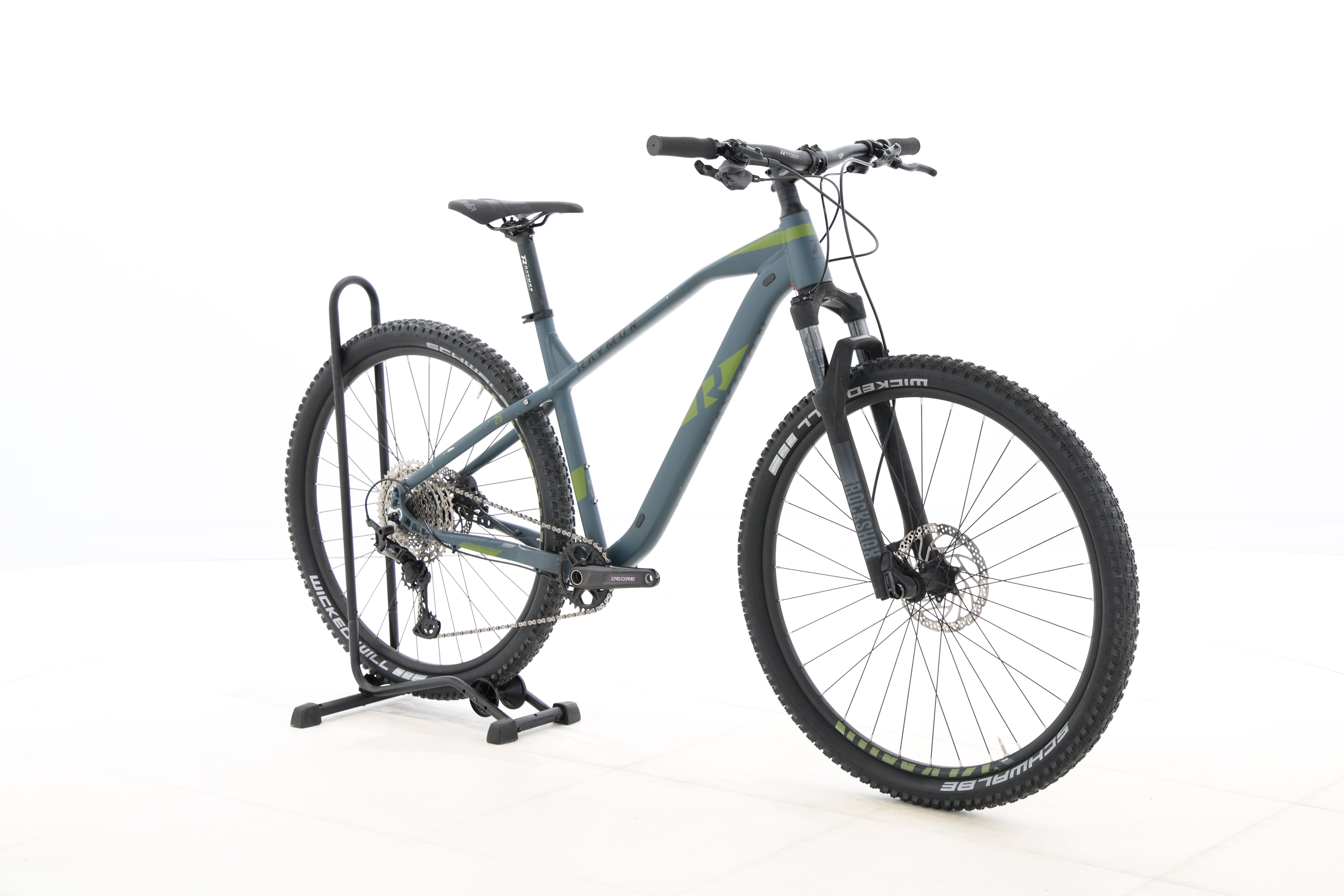 d357fb66-e433-439e-9752-ab9595f838e3