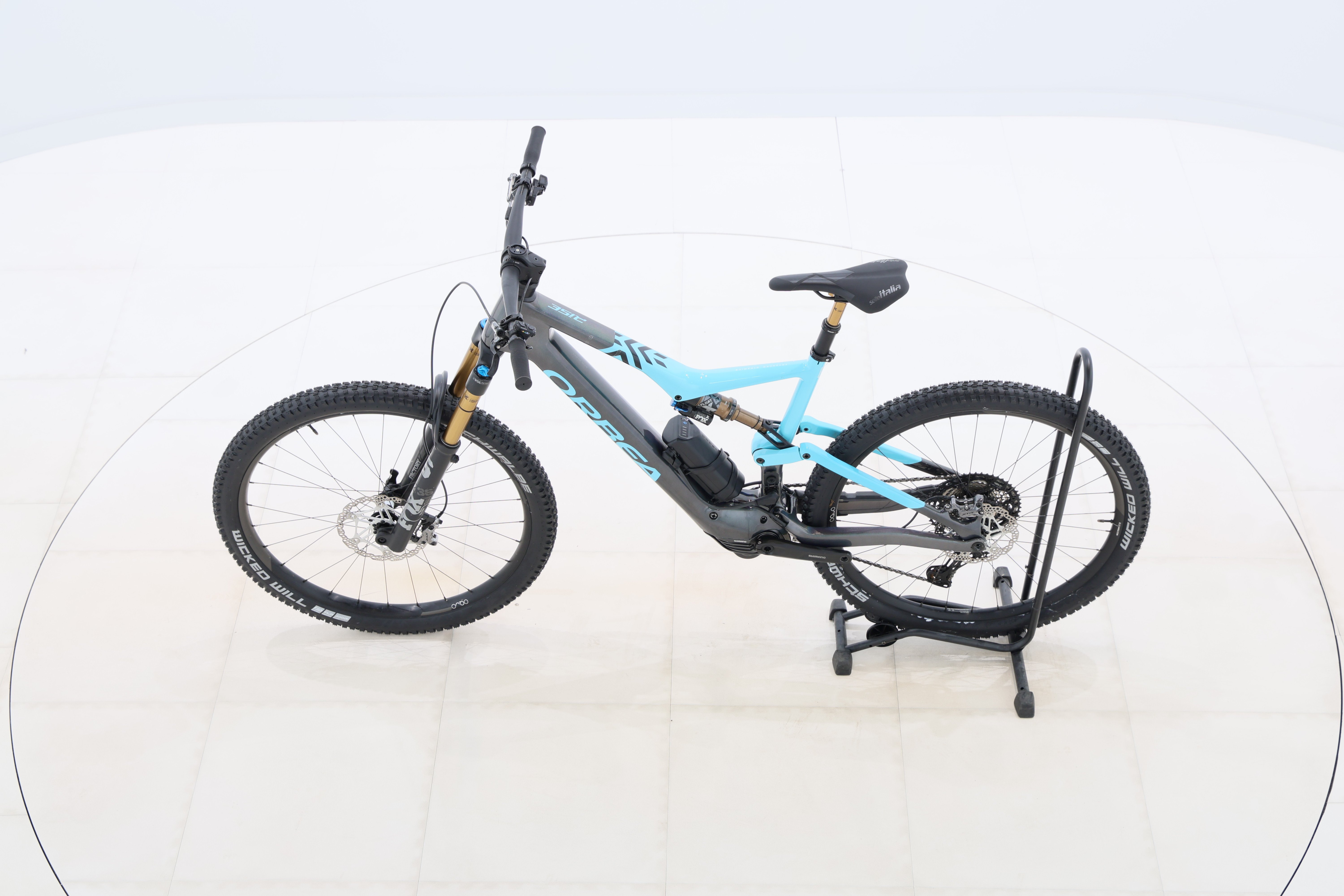 bc09d553-45bd-4ba1-a46f-e498eab6f283