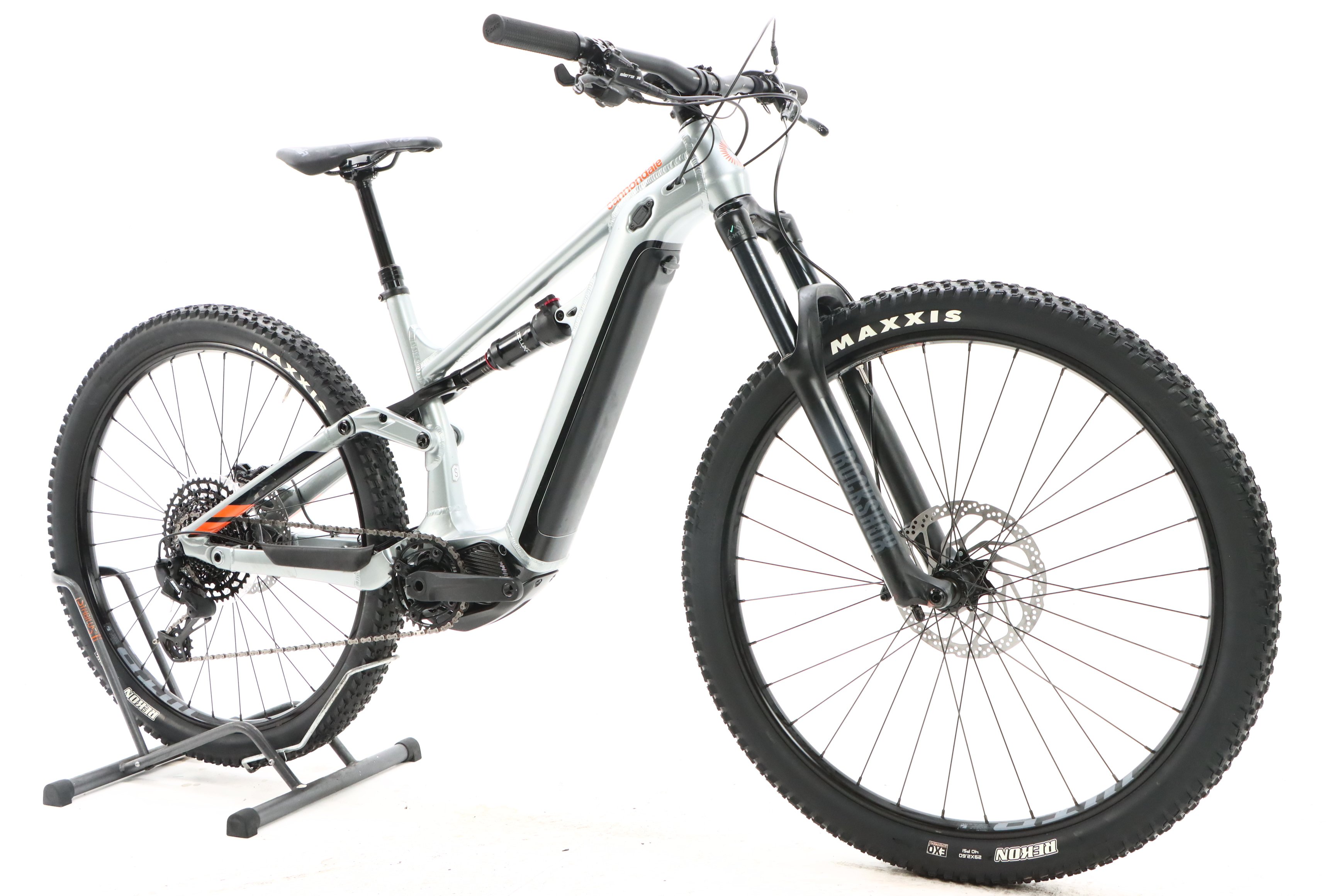 6aa53573-36a3-4b43-8d77-aa30518ad88c