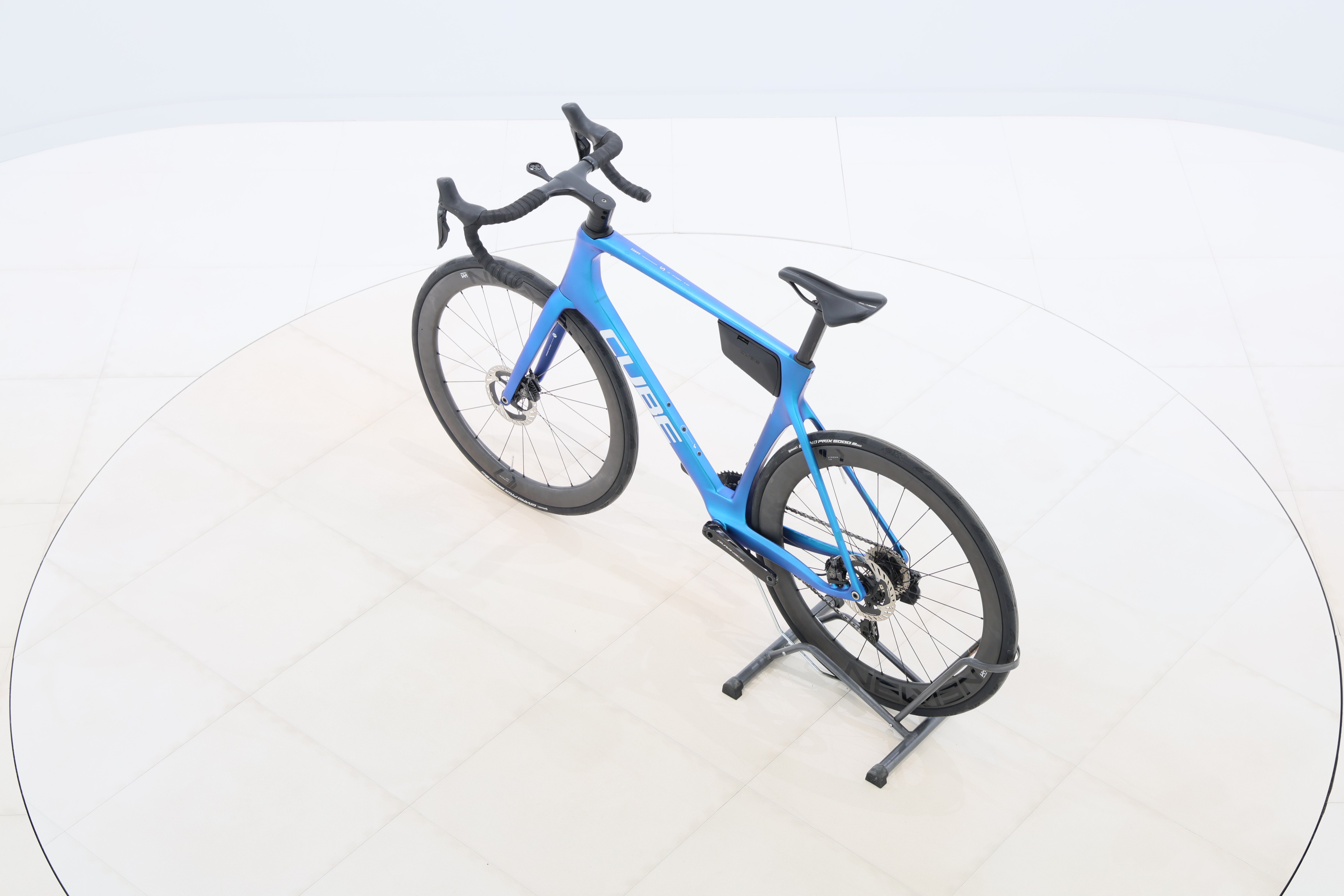 8ea20332-d2e3-45d3-98c8-bfb60d64fa9b