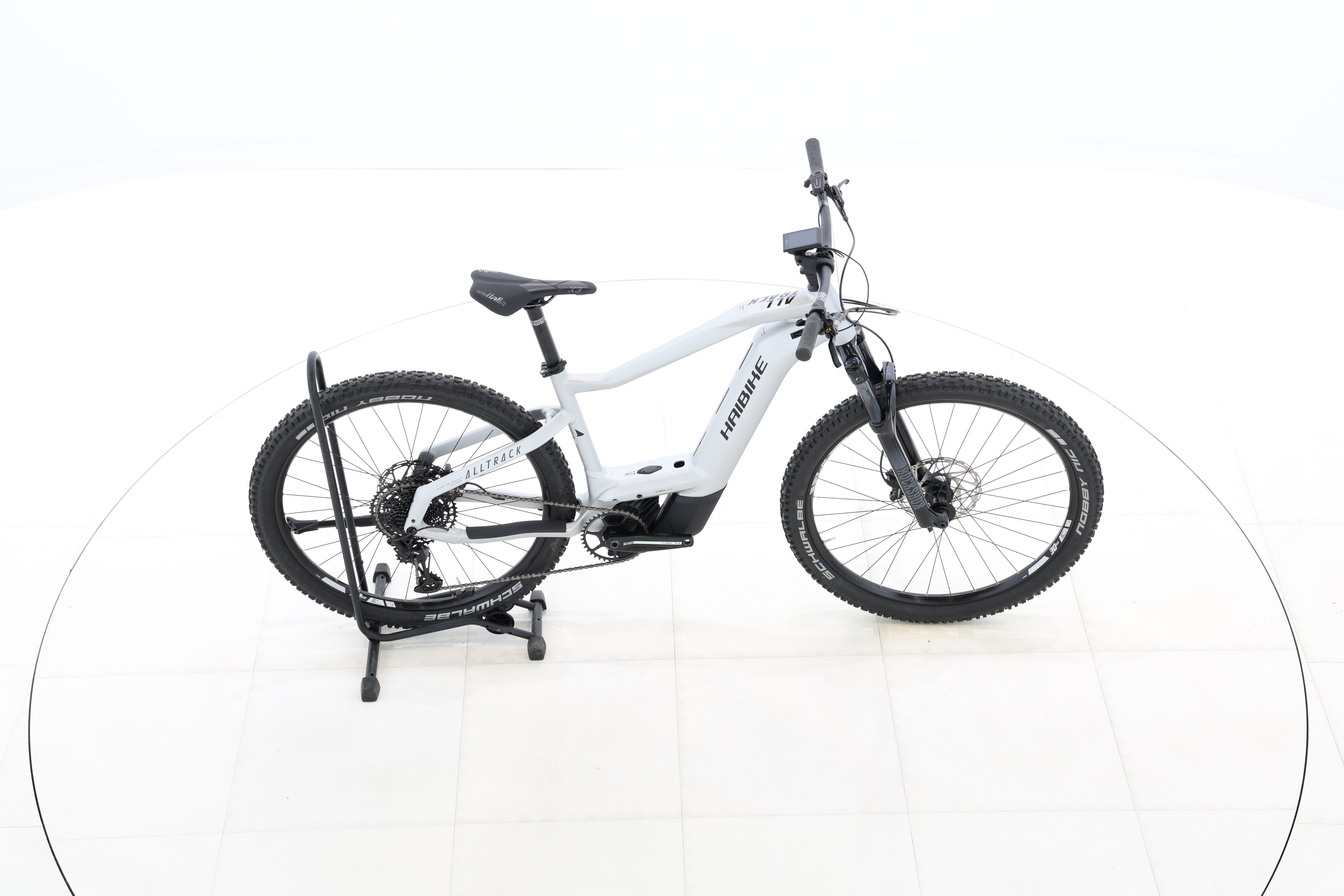 daacd42e-f3b9-43d3-976e-a0e51767083f