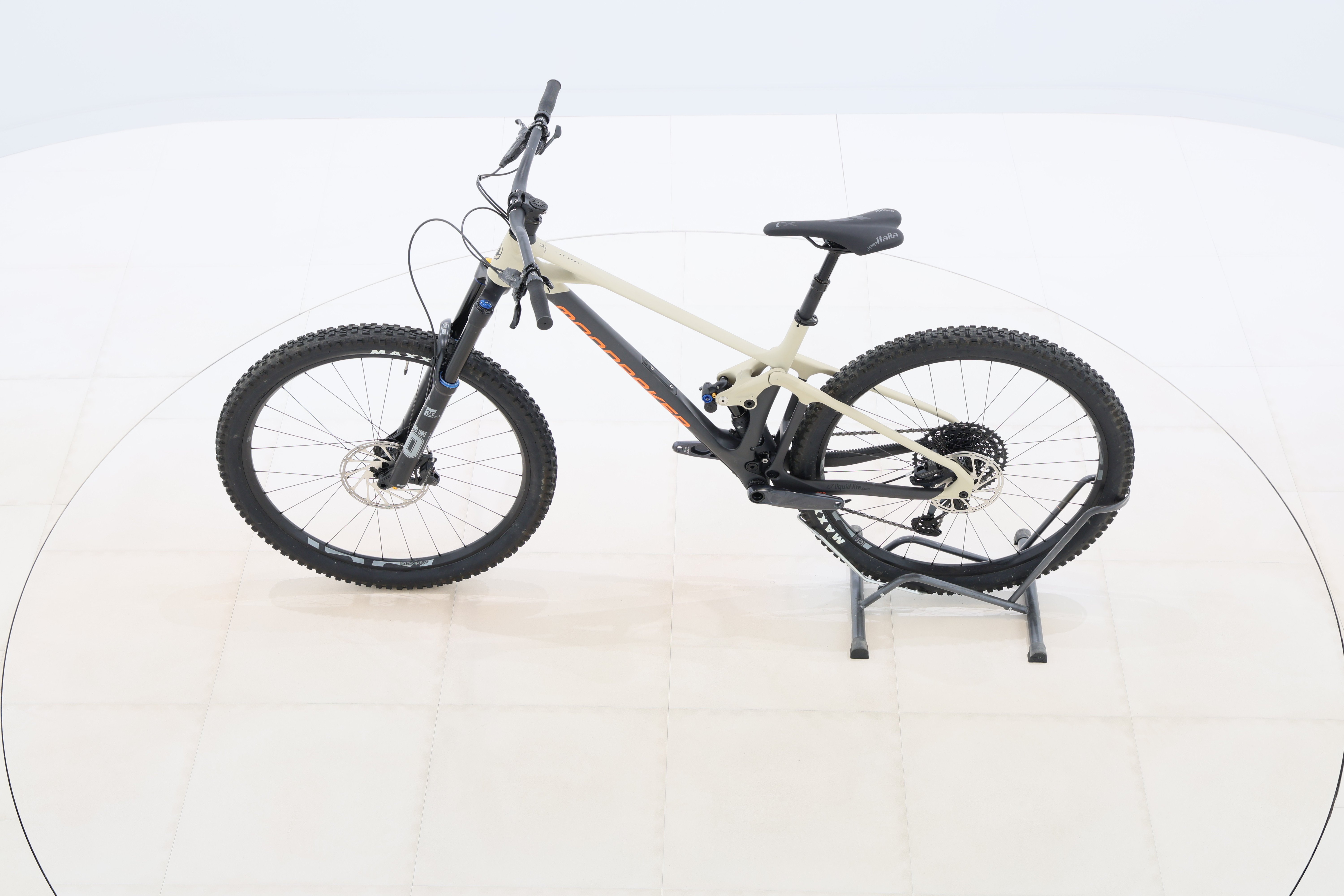 49423b99-5a22-4587-8993-92fe1f8c18ff