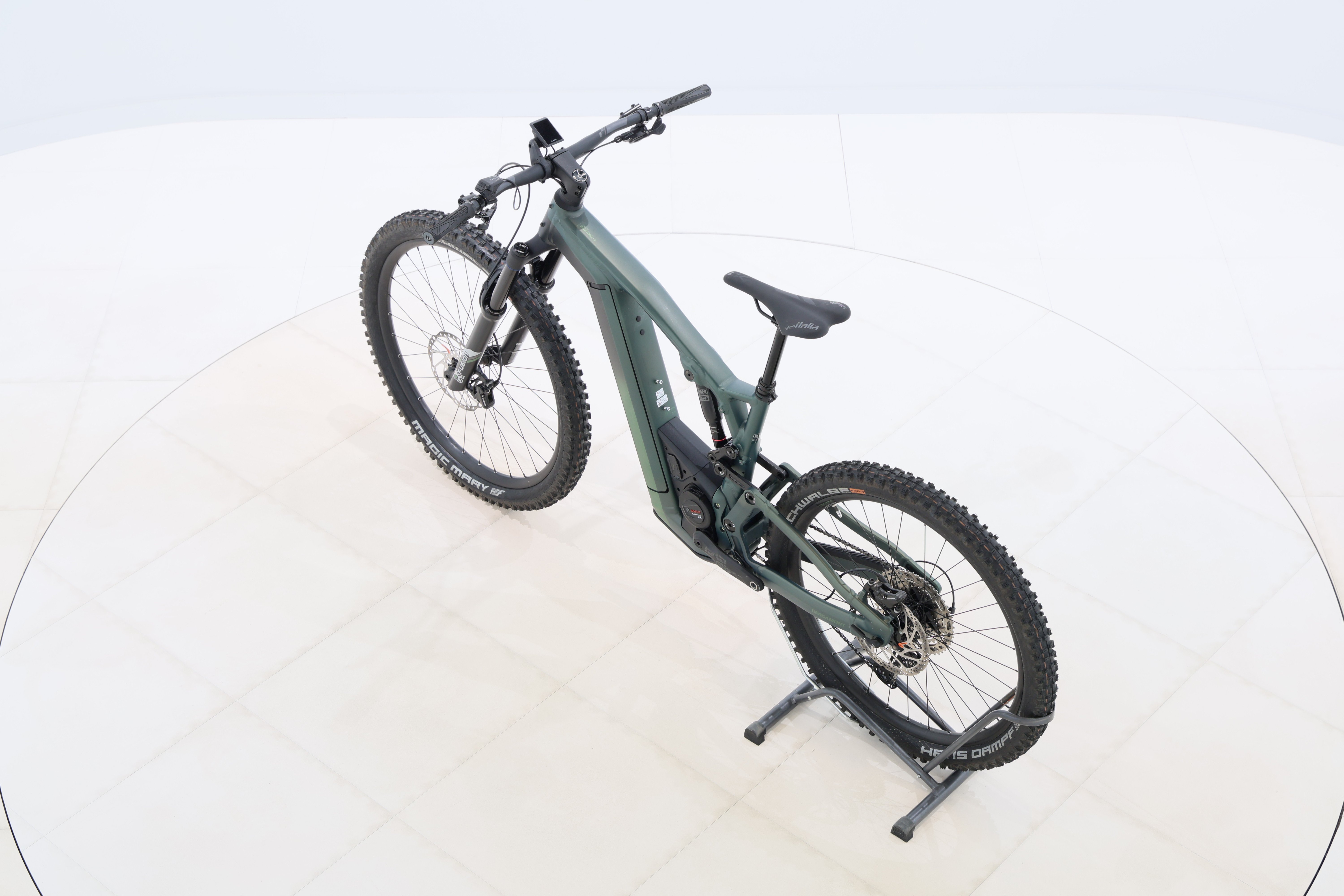 afc56135-35f9-4aa8-a42d-4a72743d9d2b