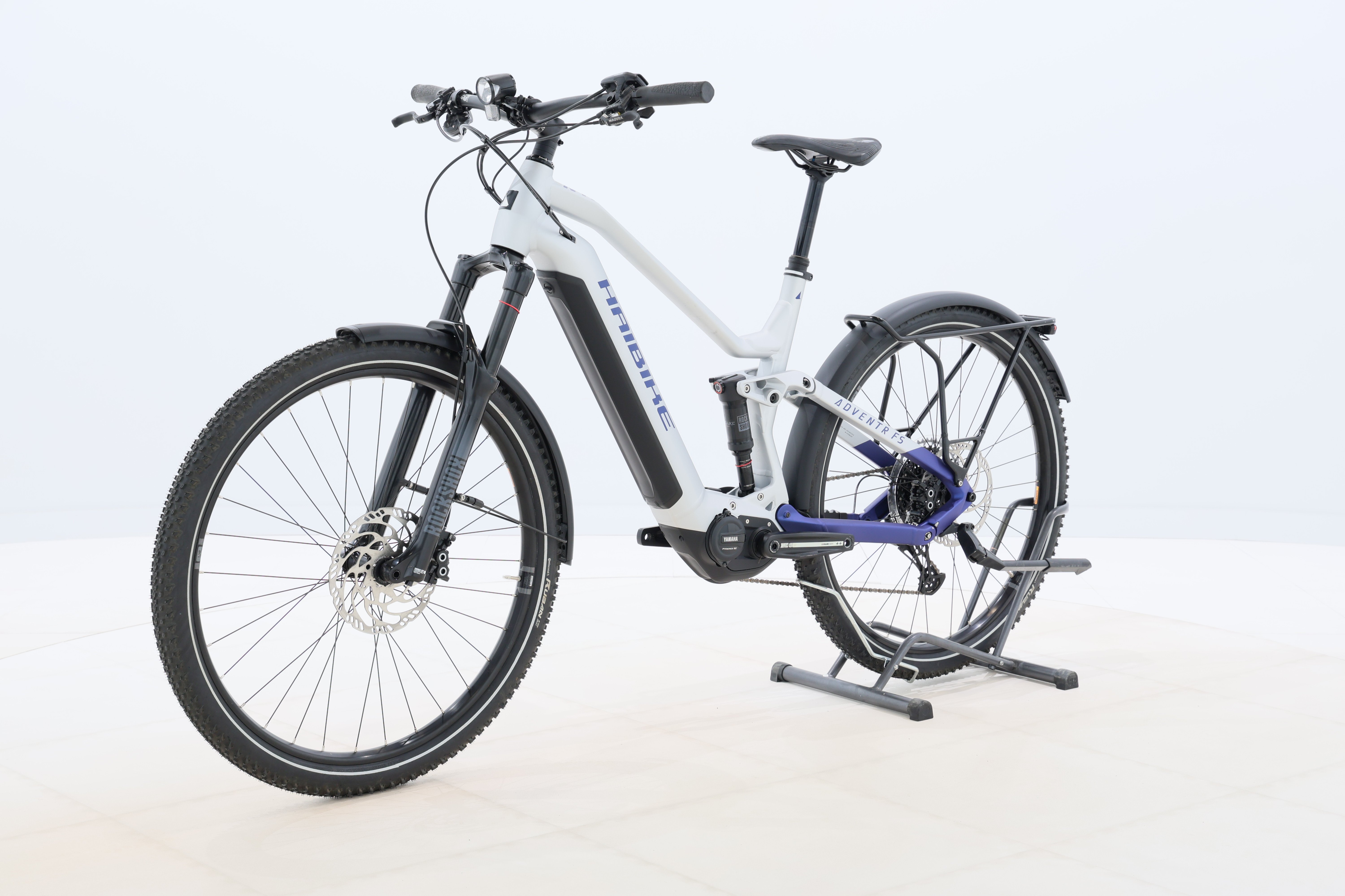 b6b523e9-7b17-45ee-a120-ff586b7d1123