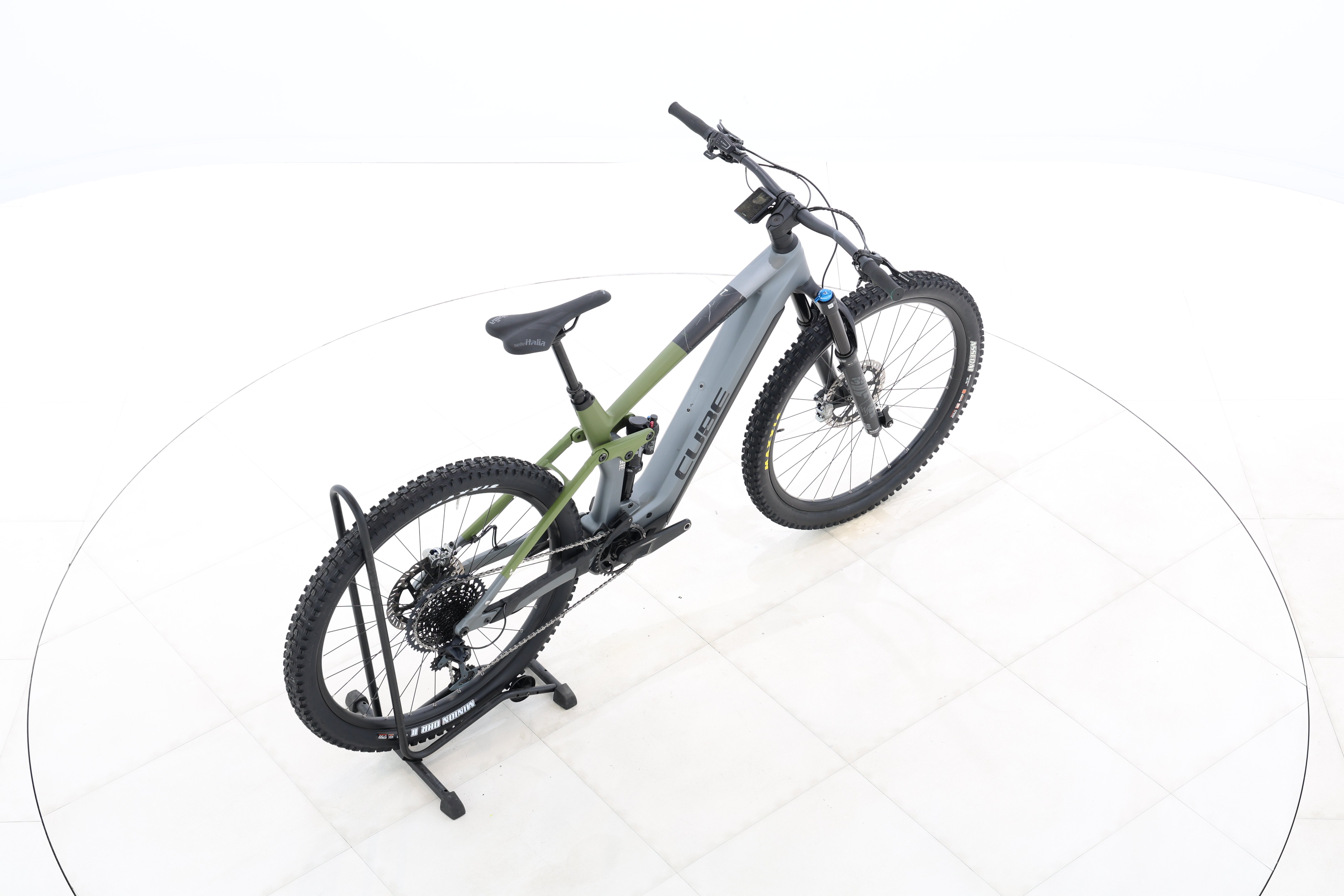 d60b70bf-56ff-417c-a088-3334ba9b6716