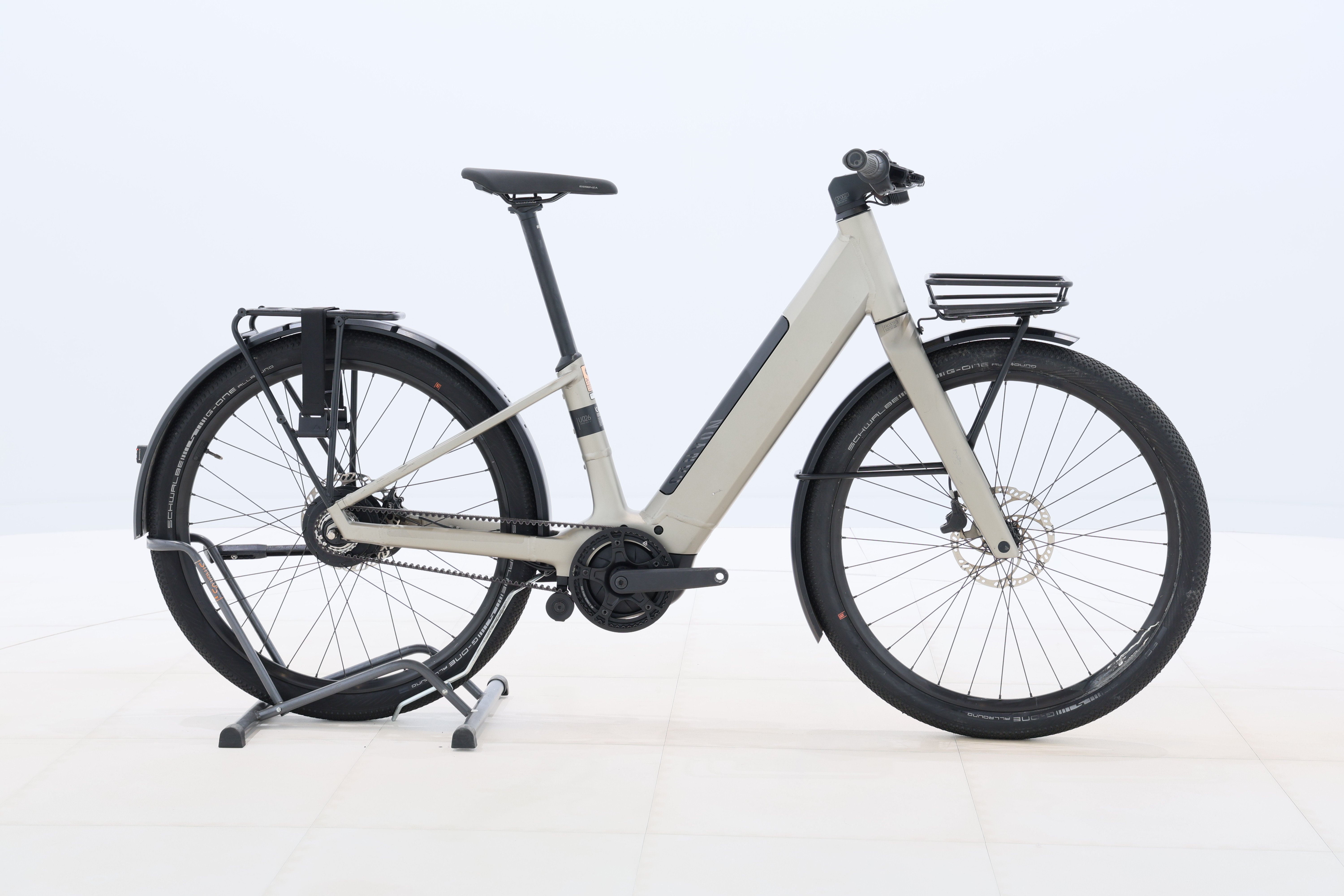 dcdc09e8-debf-4e4a-80d4-d79c63b66277