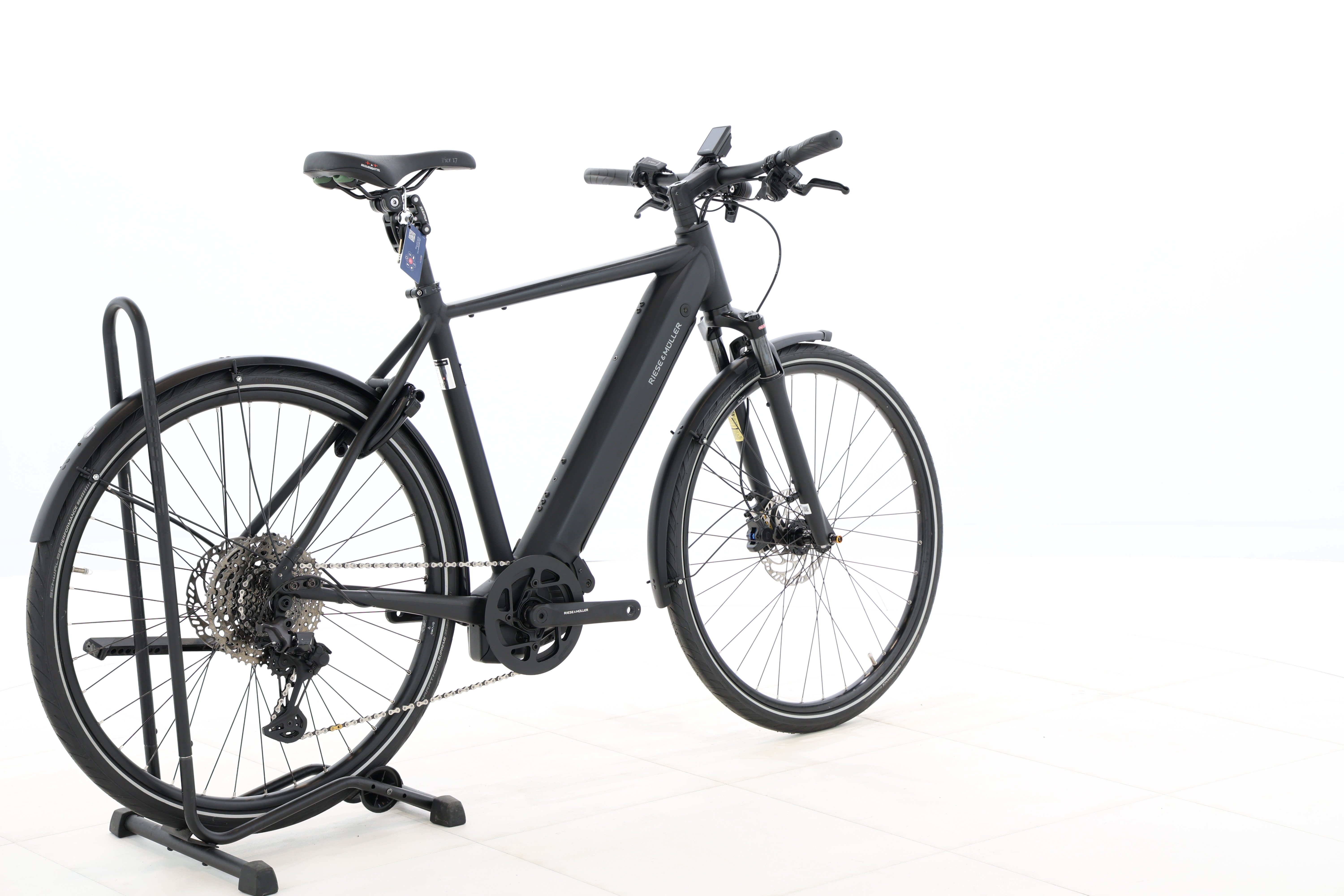 a6959b3b-692f-42ec-8d93-a8539eafd3e8