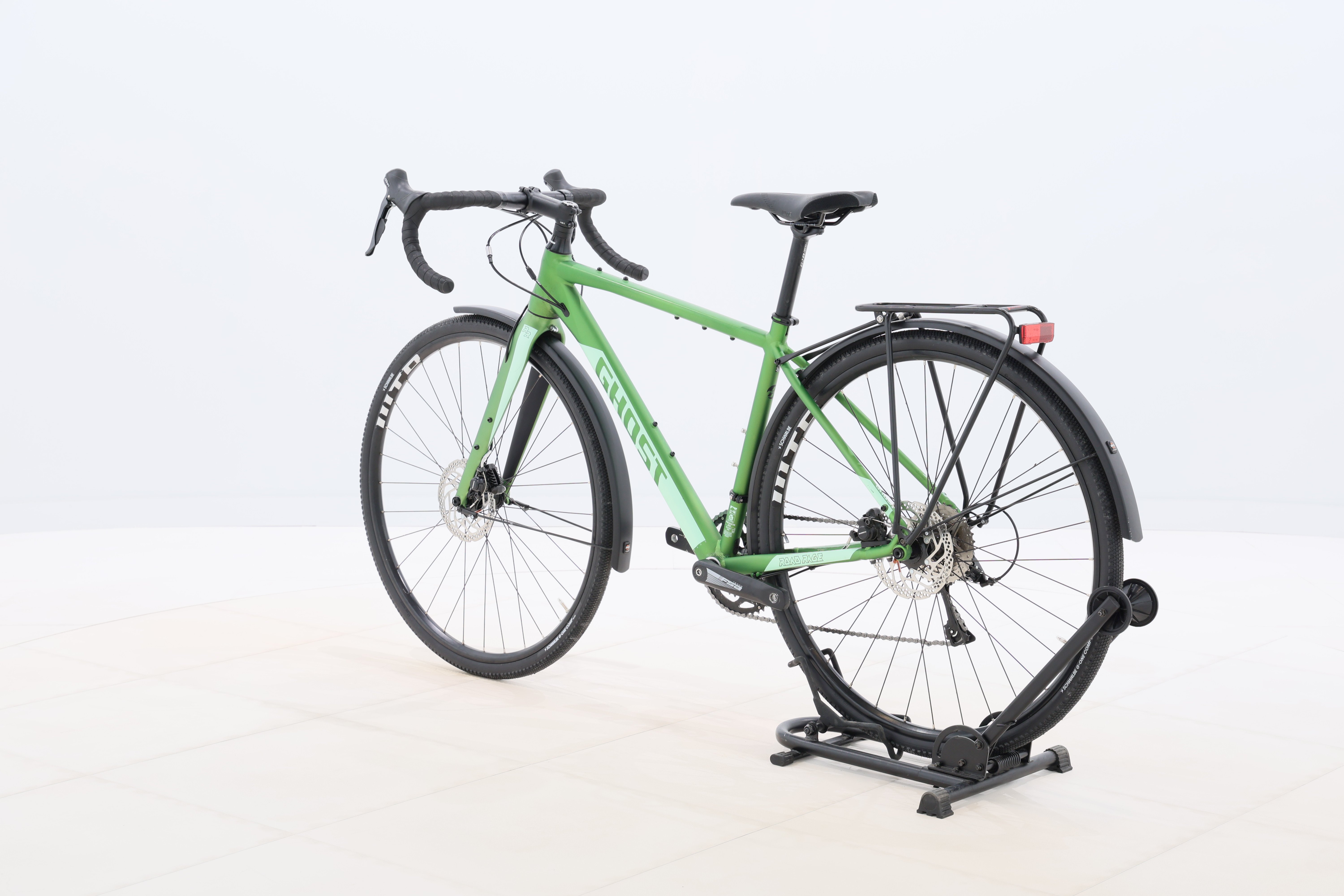 a04f4b3c-e669-45a9-9221-e6bc526f74a9