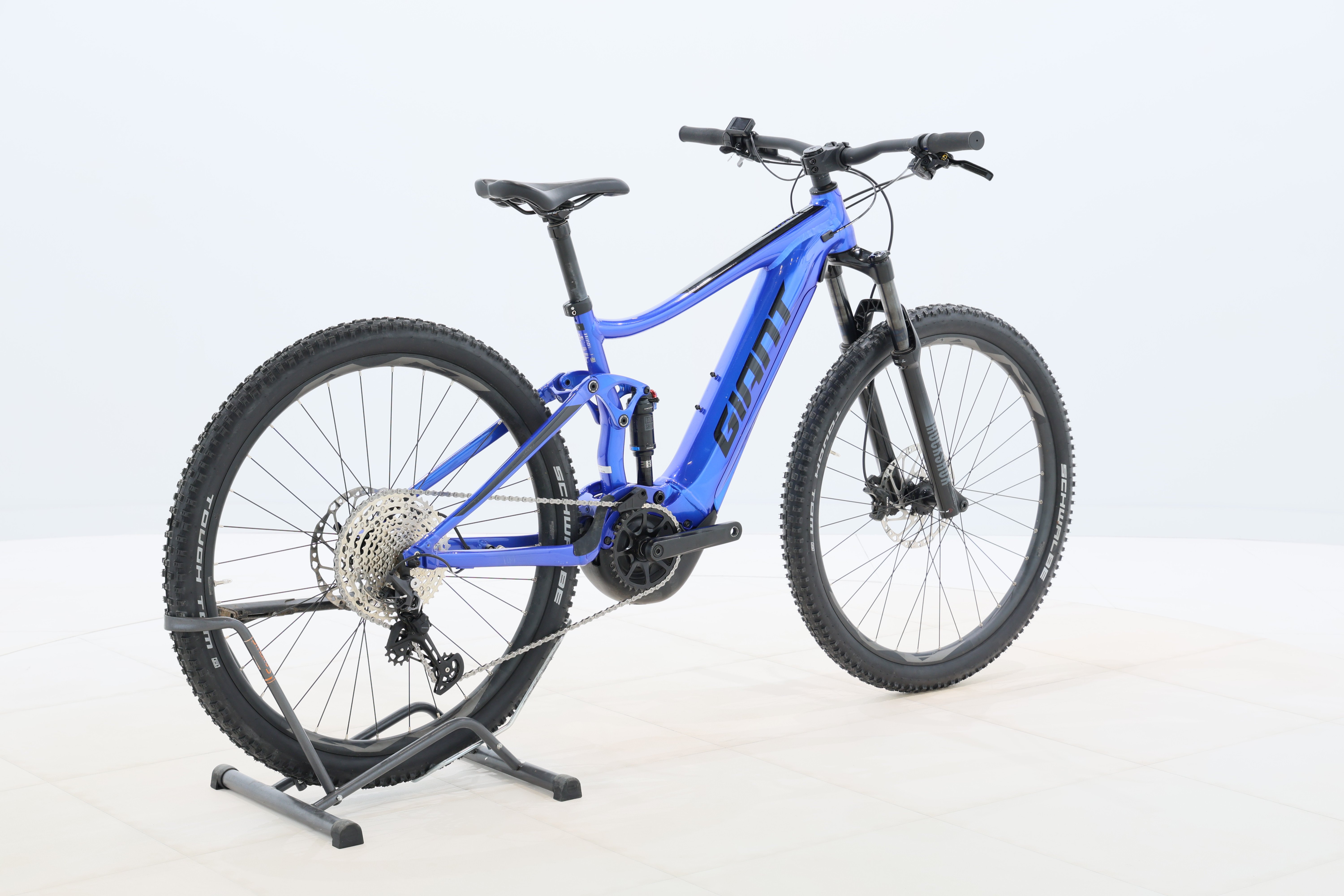 ef8cb6a0-3b32-4514-830d-e54bc514c323